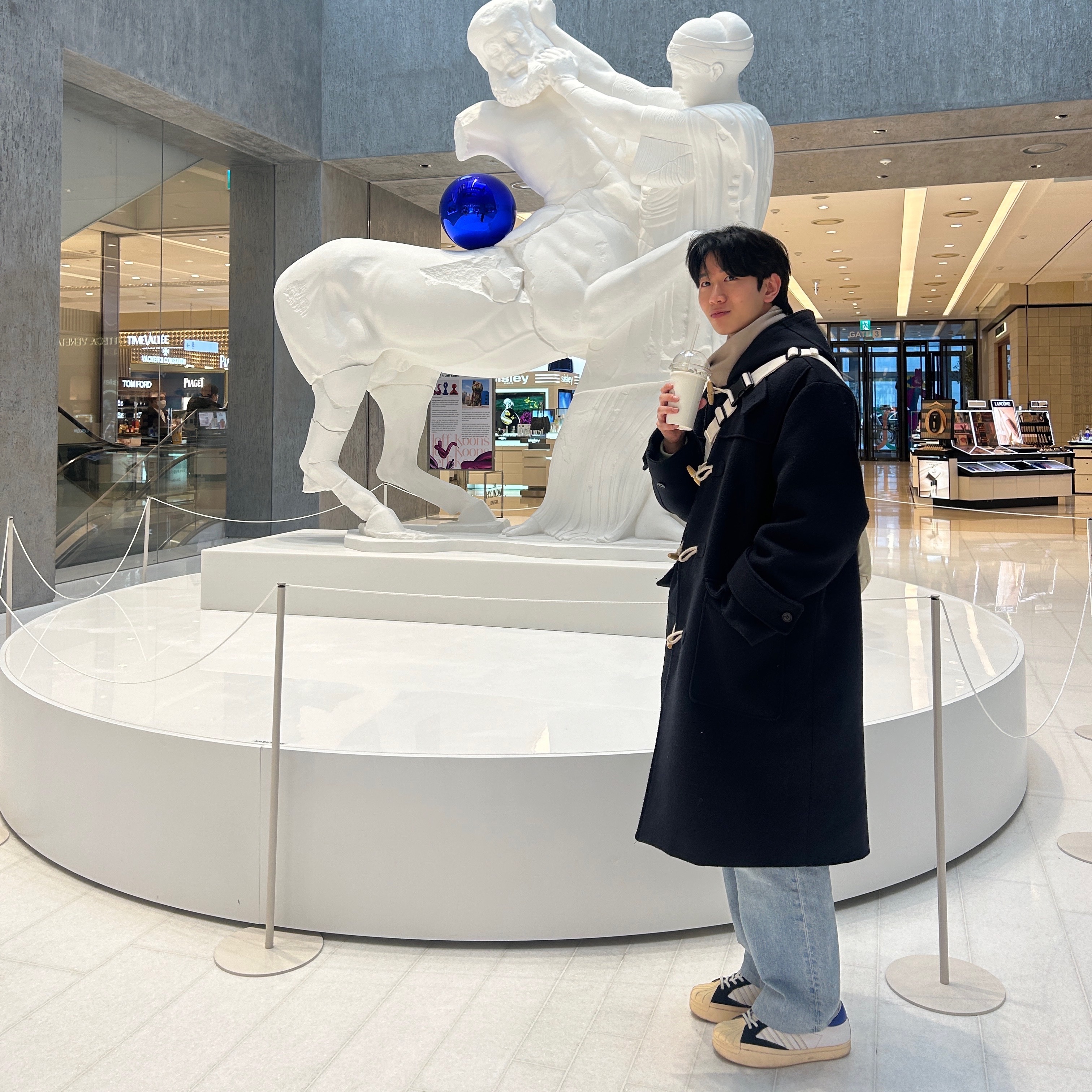 Y-3 요지 스타 클라우드 화이트 볼드 블루 착용 스타일