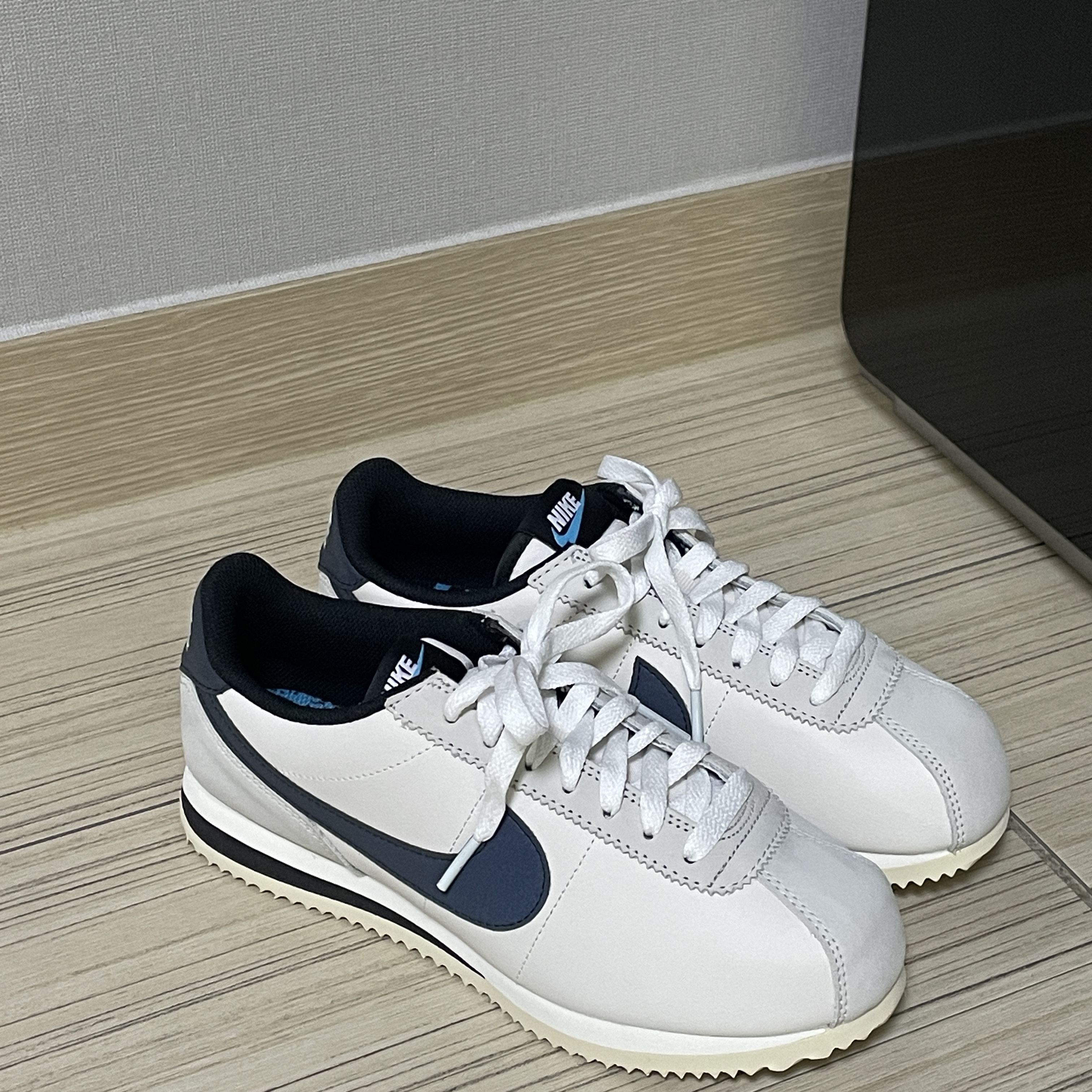 (W) Nike Cortez SE Supersonic Phantom Light Bone 착용 스타일 - 2