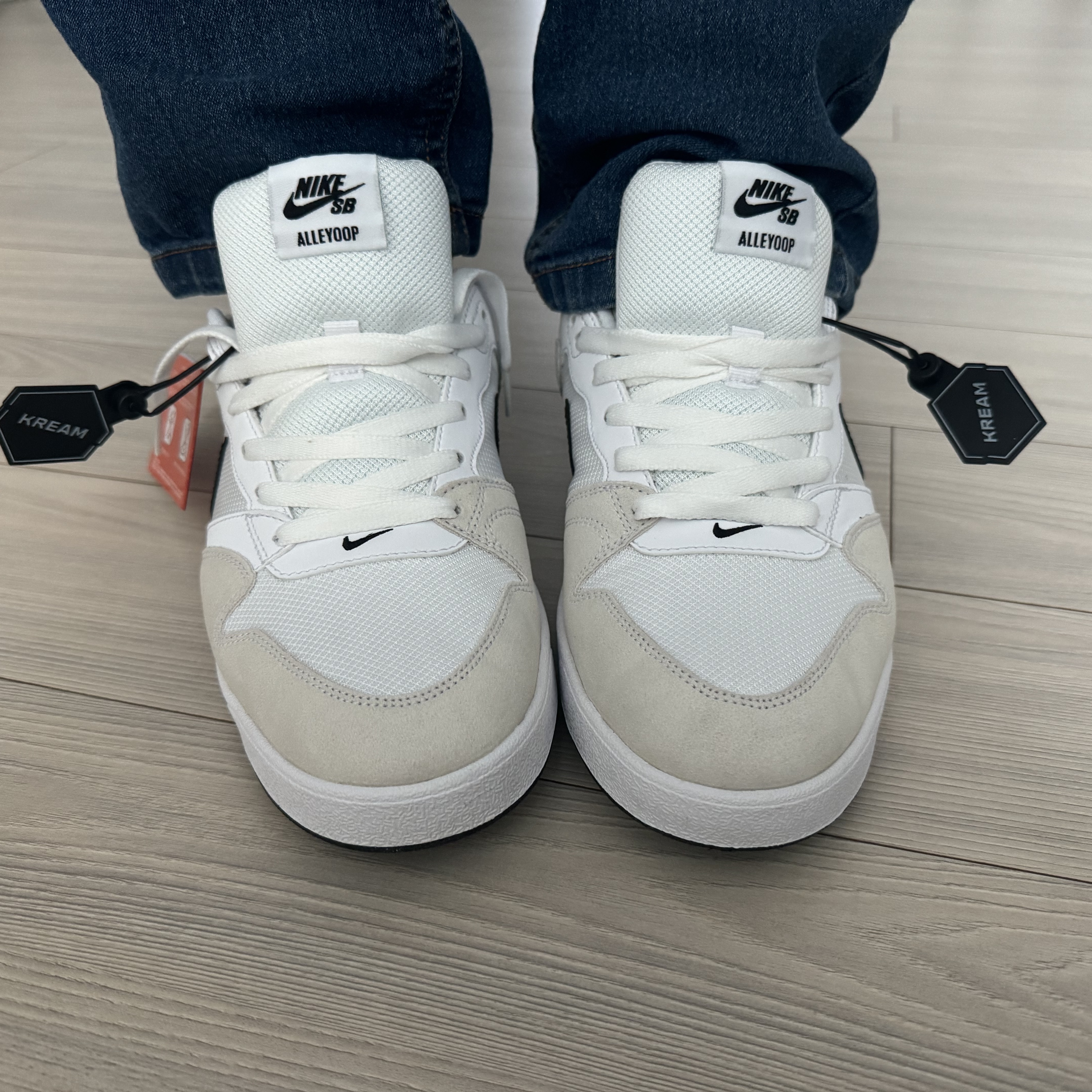 Nike SB Alleyoop White Black 착용 스타일