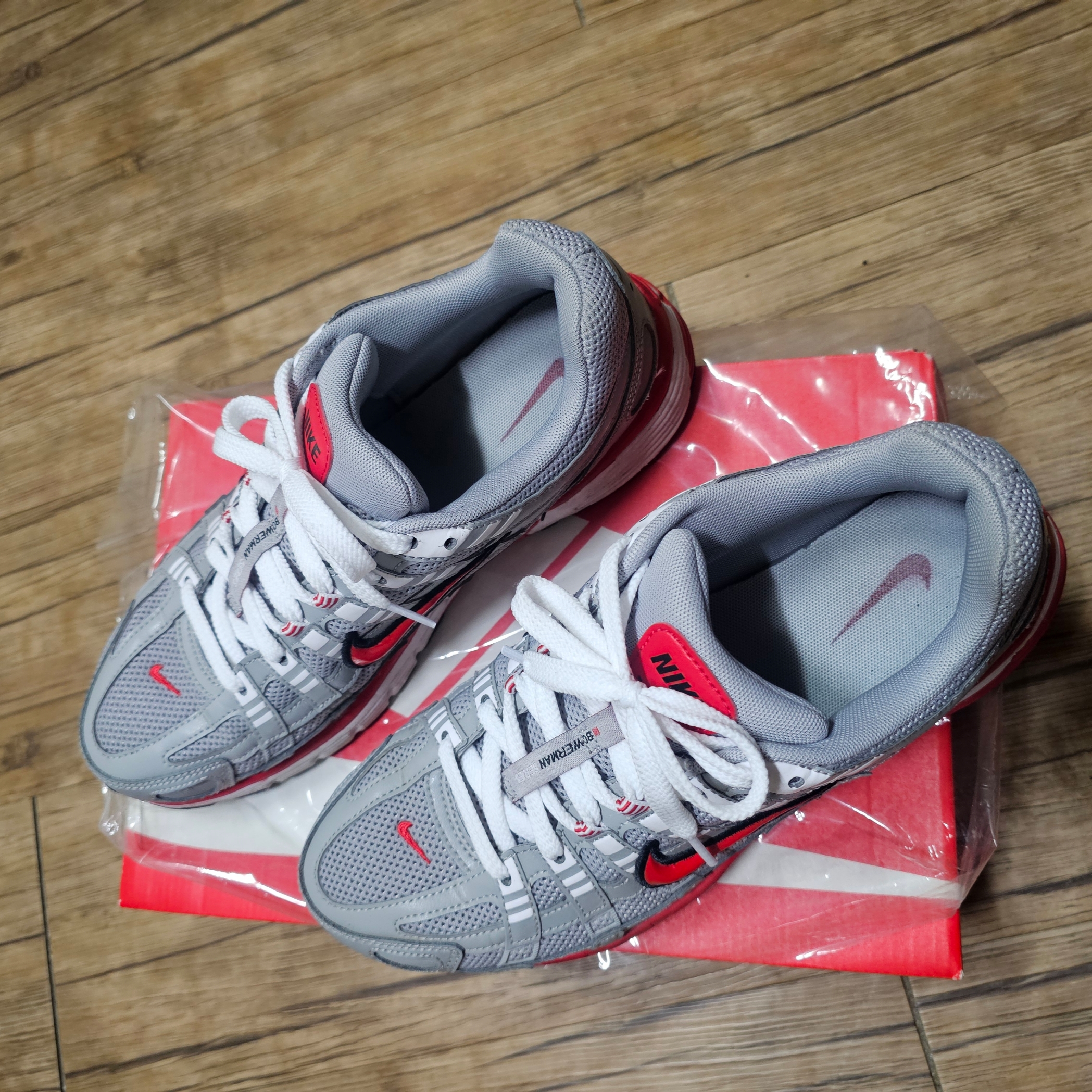 Nike P-6000 Silver Red 착용 스타일 - 5