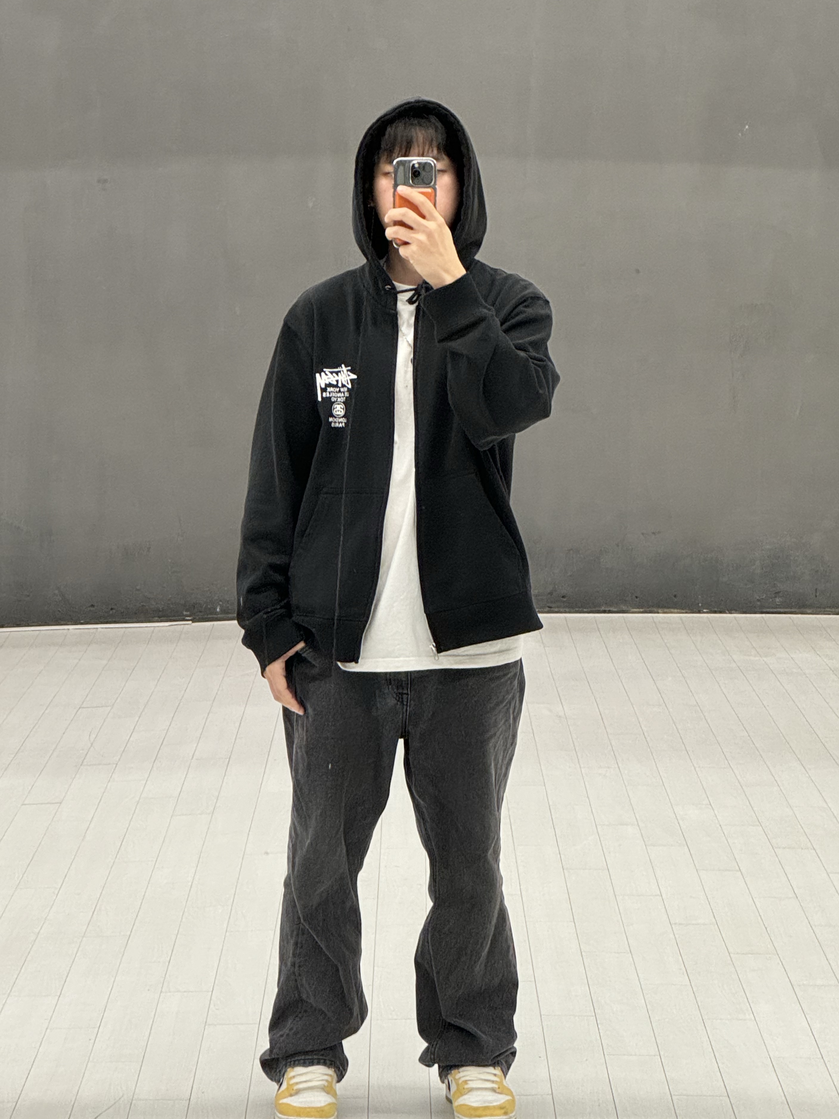 Nike Dunk Low Retro SE Next Nature Nike Sun Club, Stussy World Tour Hoodie Black 2023 착용 스타일