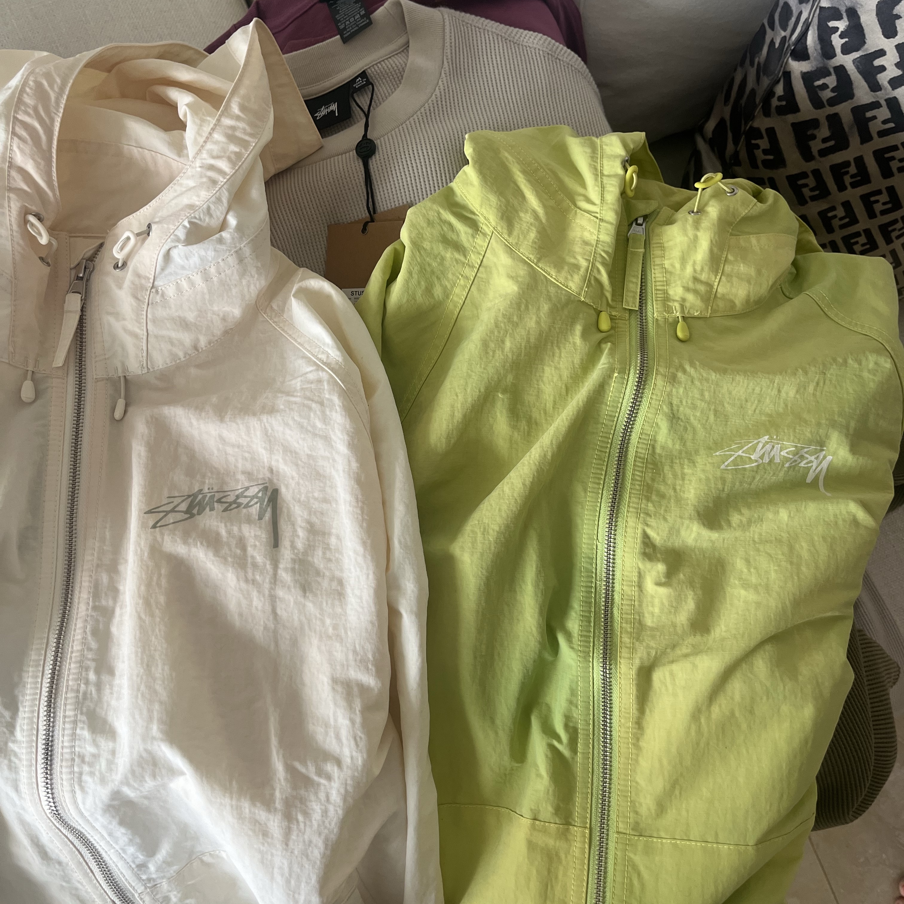 Stussy Wave Dye Beach Shell Jacket Bone, Stussy Wave Dye Beach Shell Jacket Lime 착용 스타일 - 4