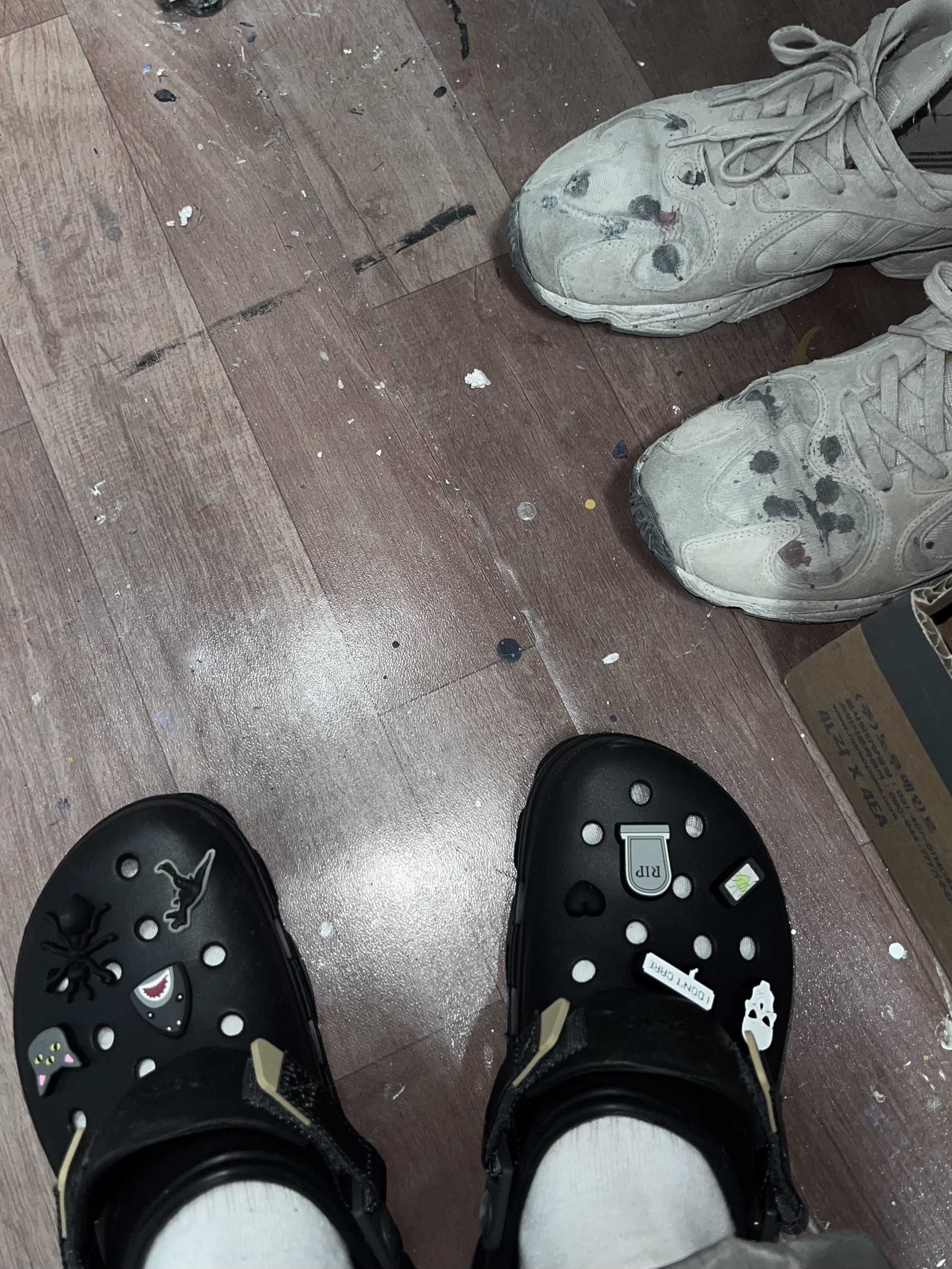 Crocs All Terrain Clog Black 착용 스타일