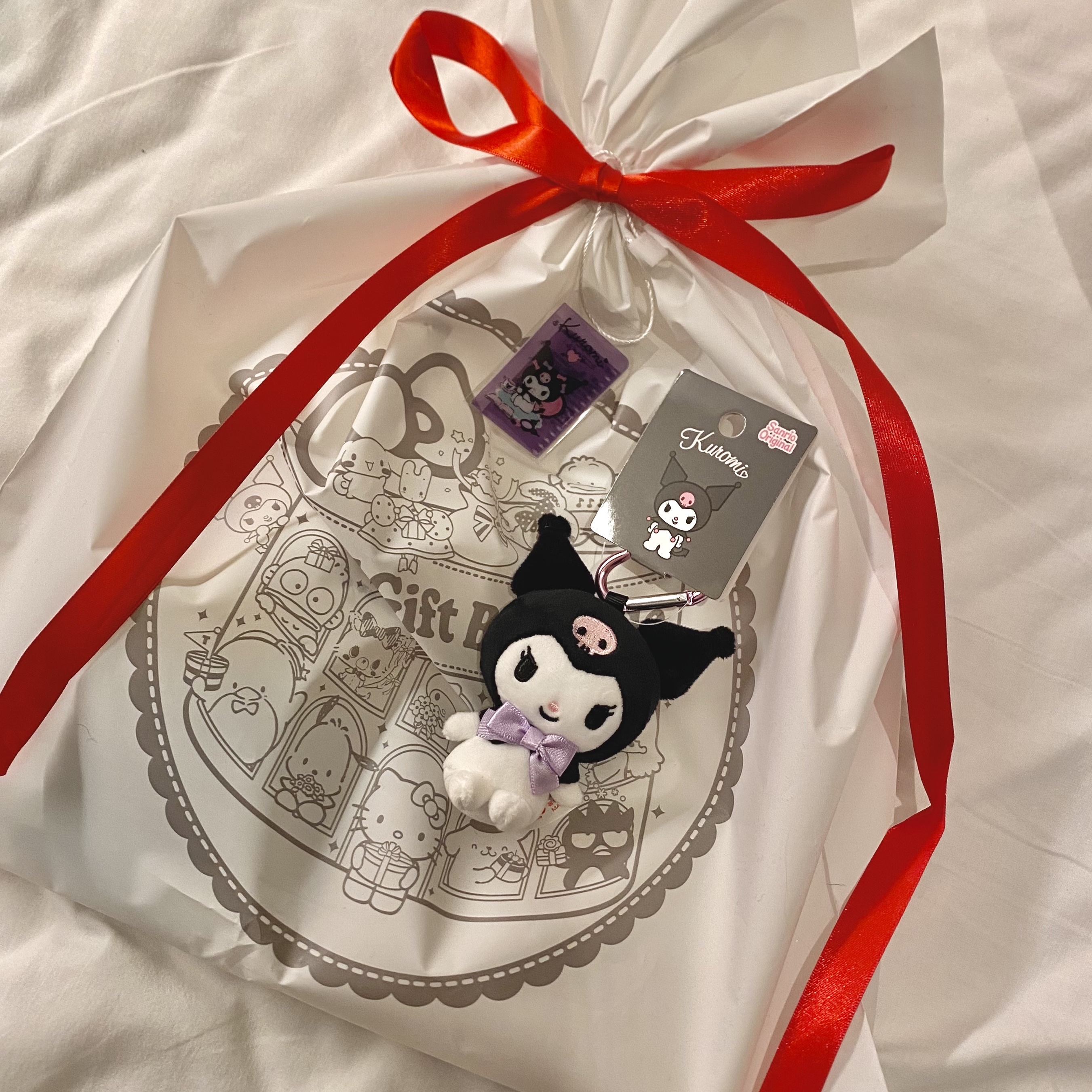 Sanrio Kuromi Mini Mascot Holder 착용 스타일