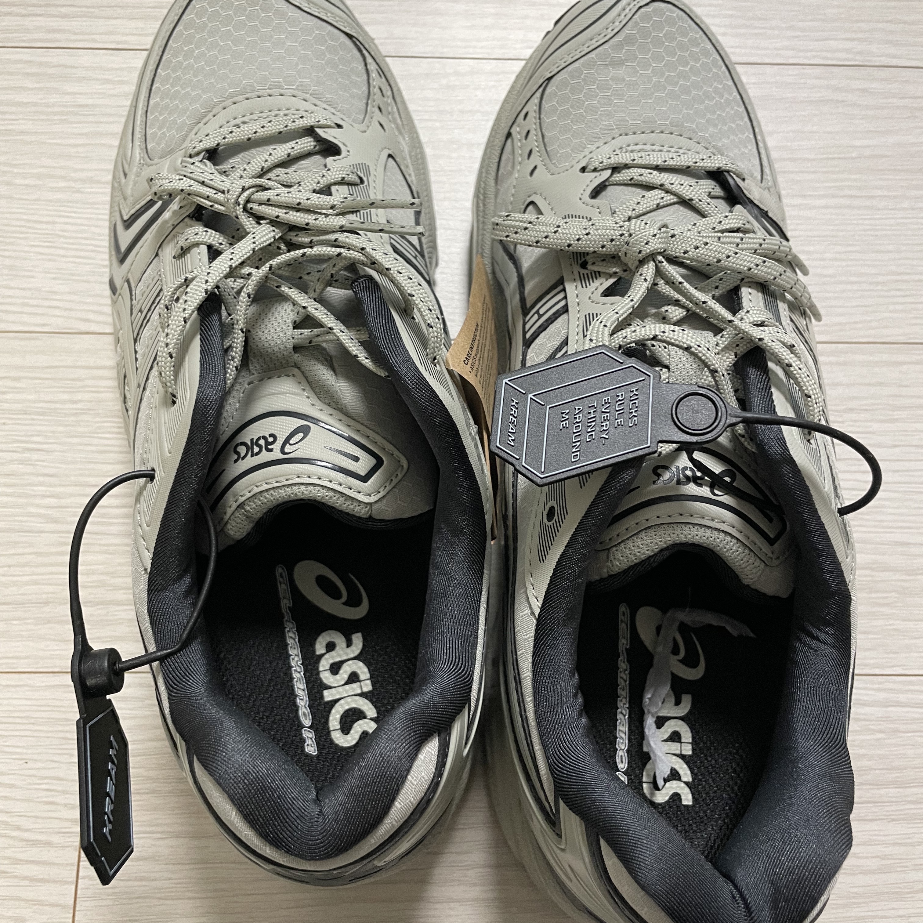 Asics Gel-Kayano 14 Earthenware Pack White Sage Graphite Grey 착용 스타일