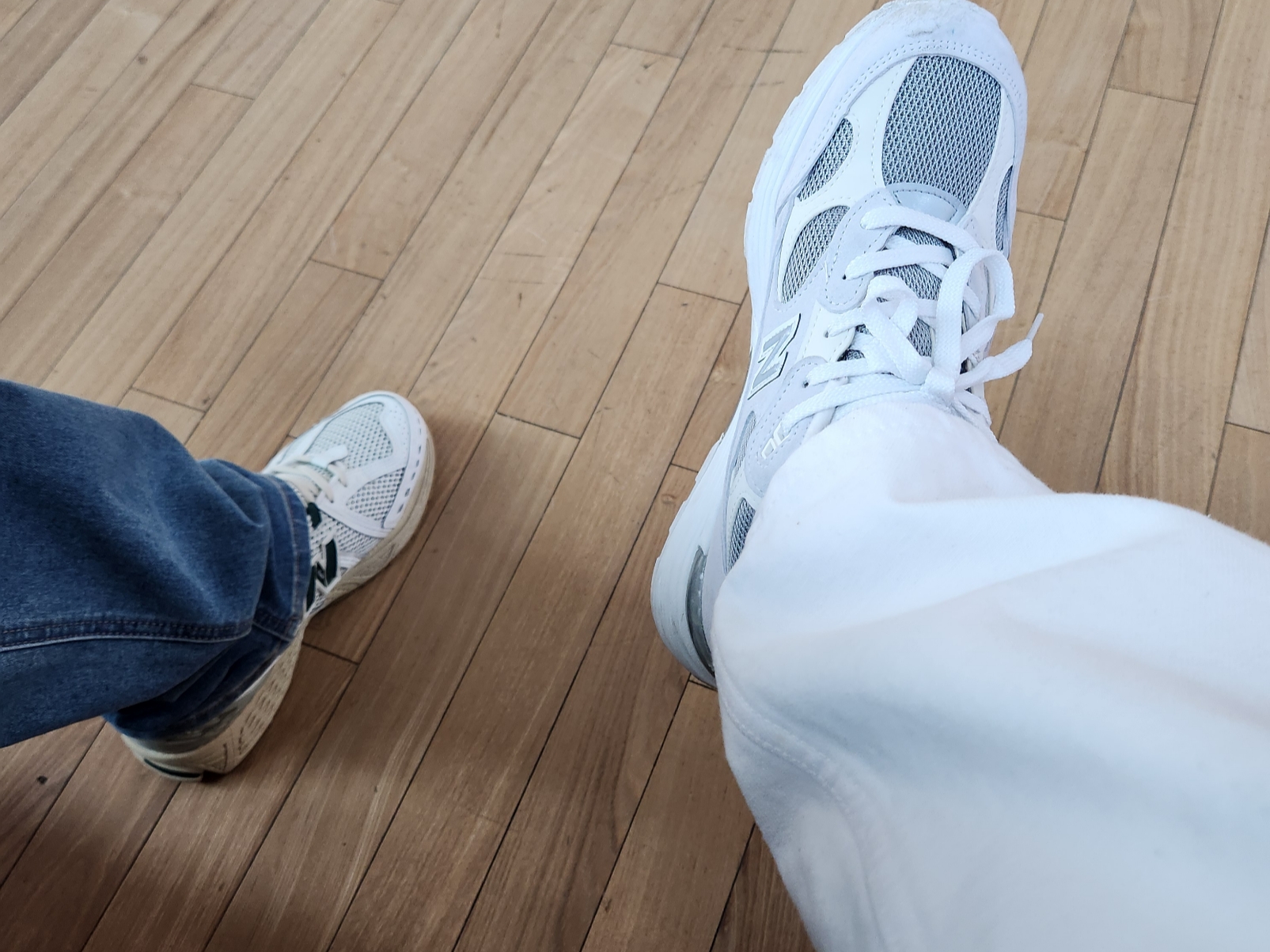 New Balance 992 Made in USA White Silver 착용 스타일 - 3