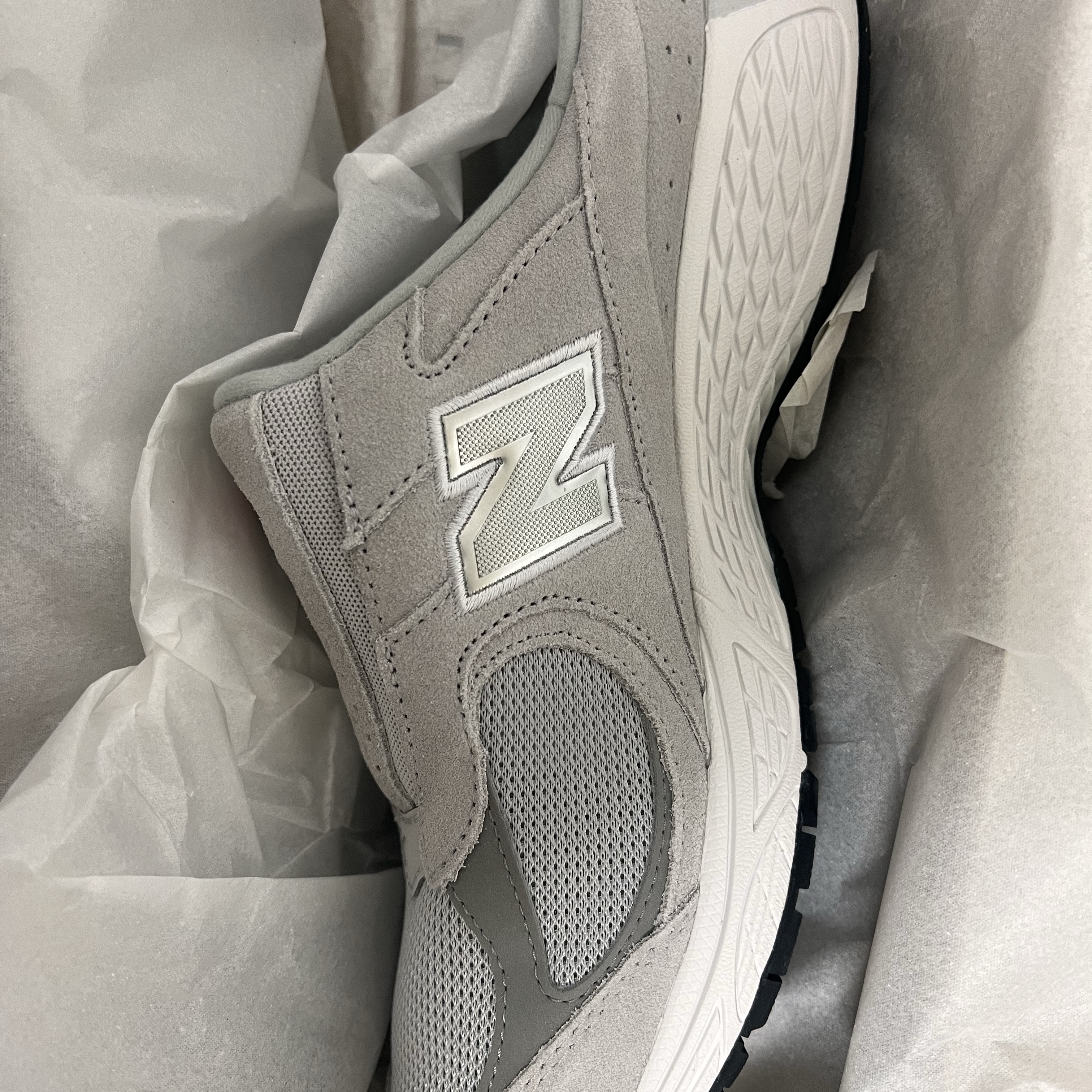 New Balance 2002R Mule Rain Cloud 착용 스타일 - 2