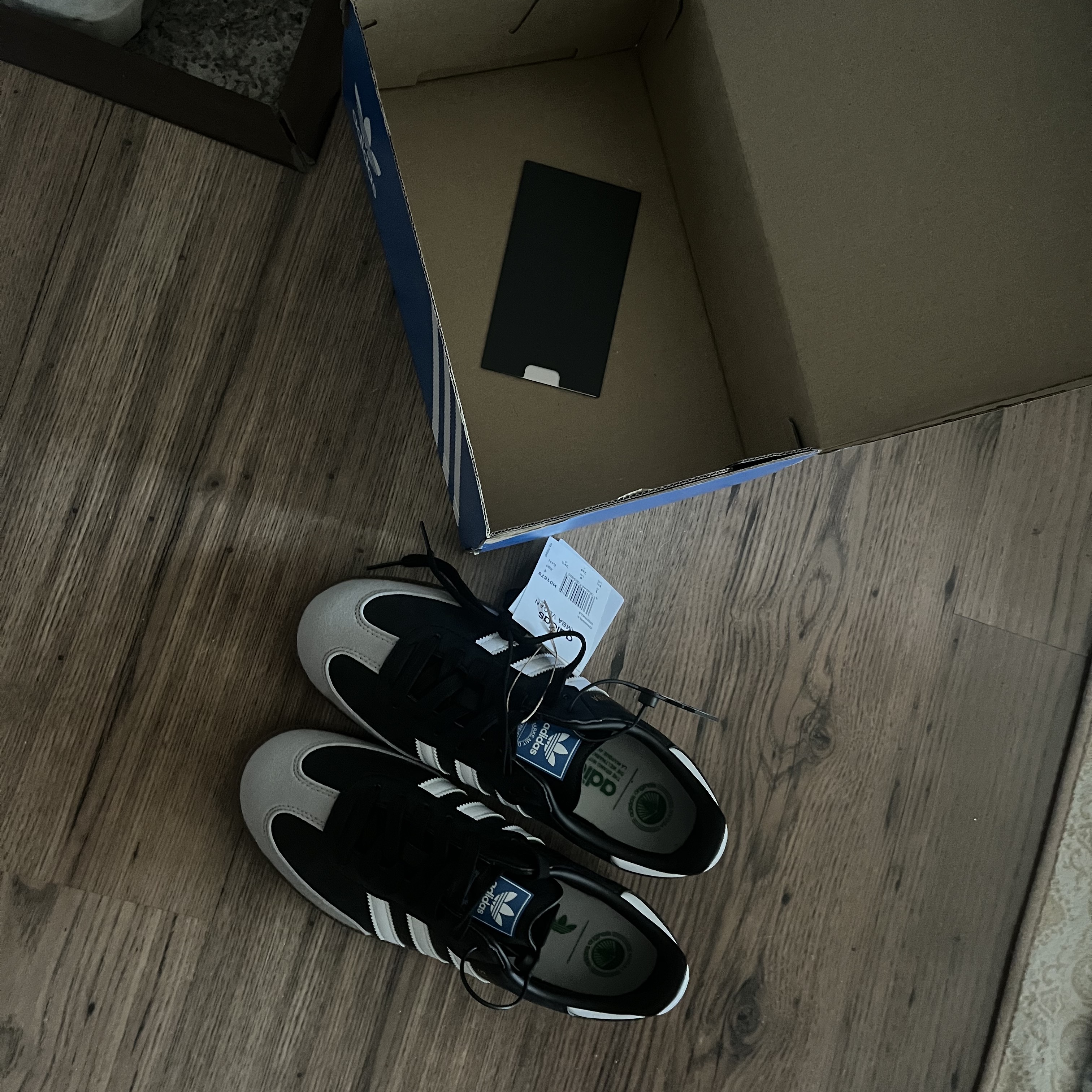 Adidas Samba Vegan Black White 착용 스타일