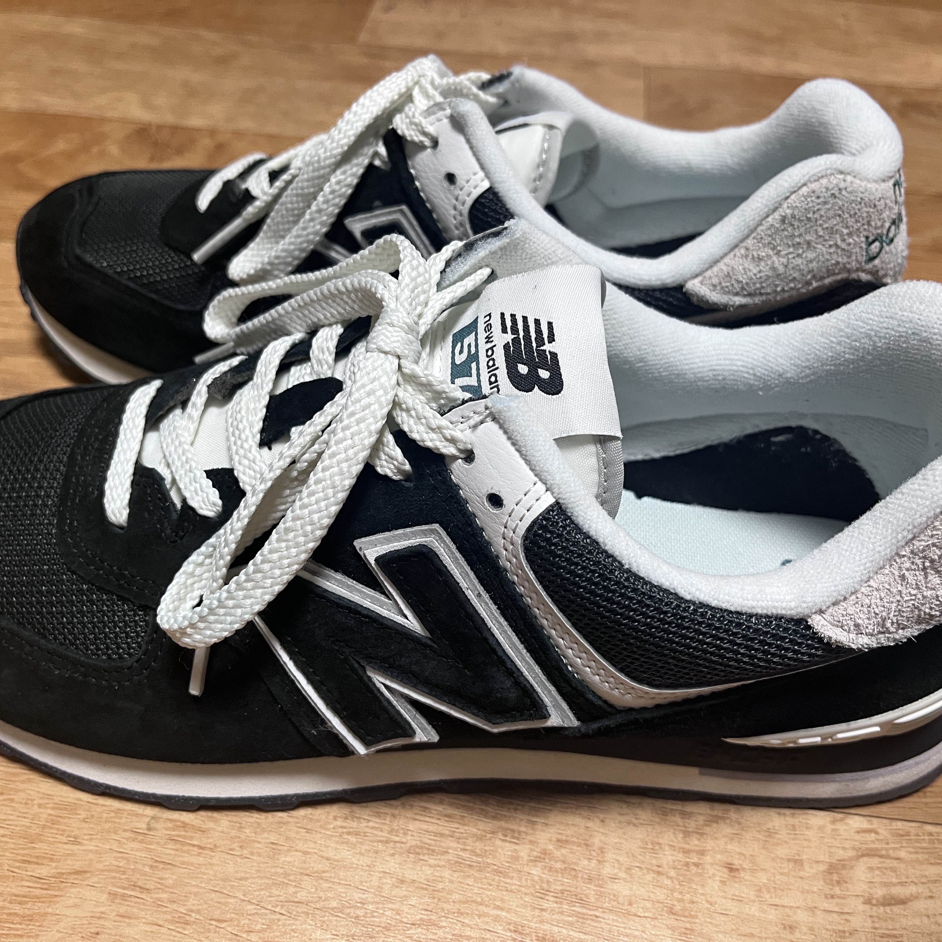 New Balance 574 Kodachrome Pack Black 착용 스타일