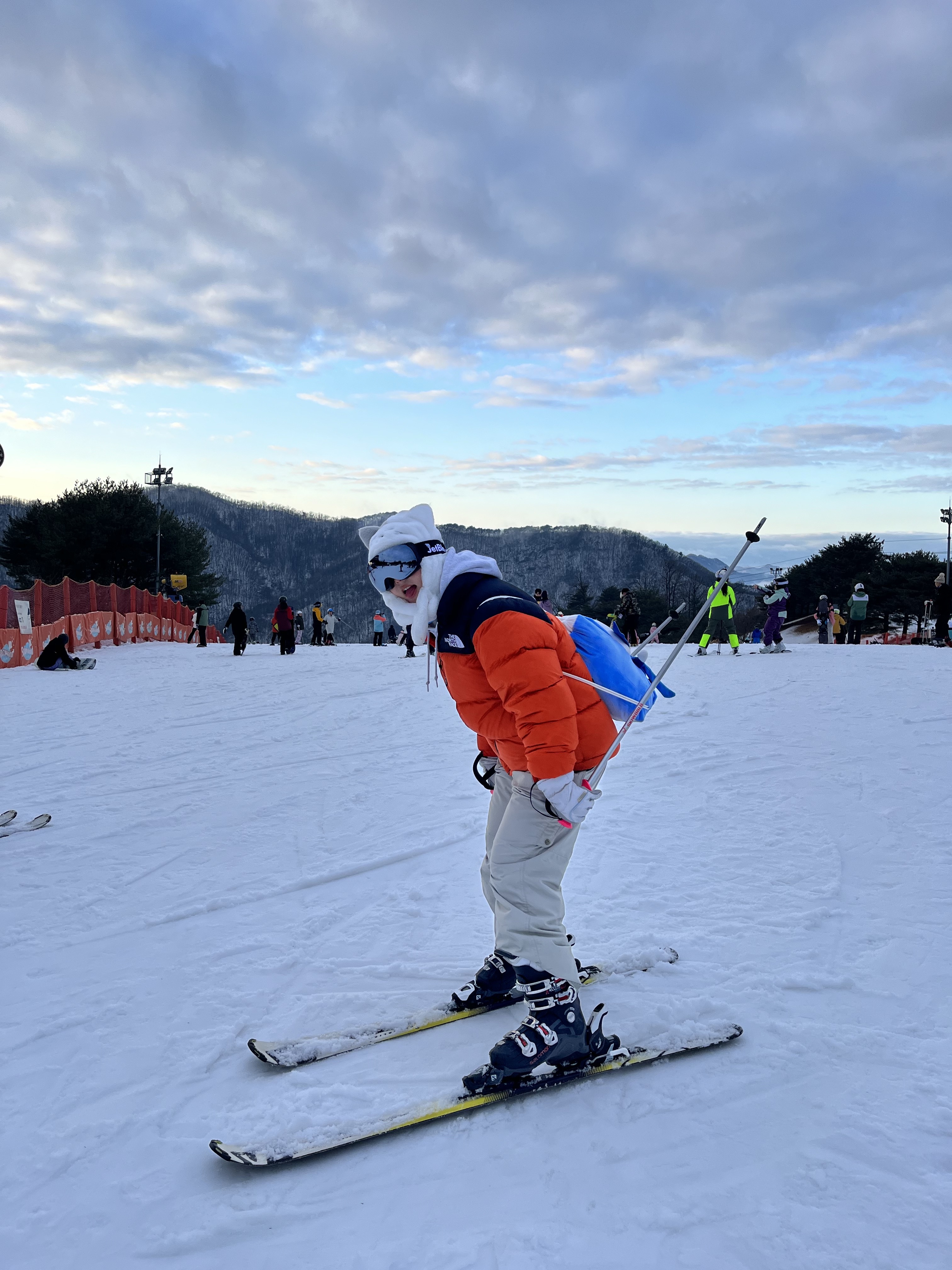 The North Face 1996 Eco Nuptse Jacket Orange 착용 스타일 - 3