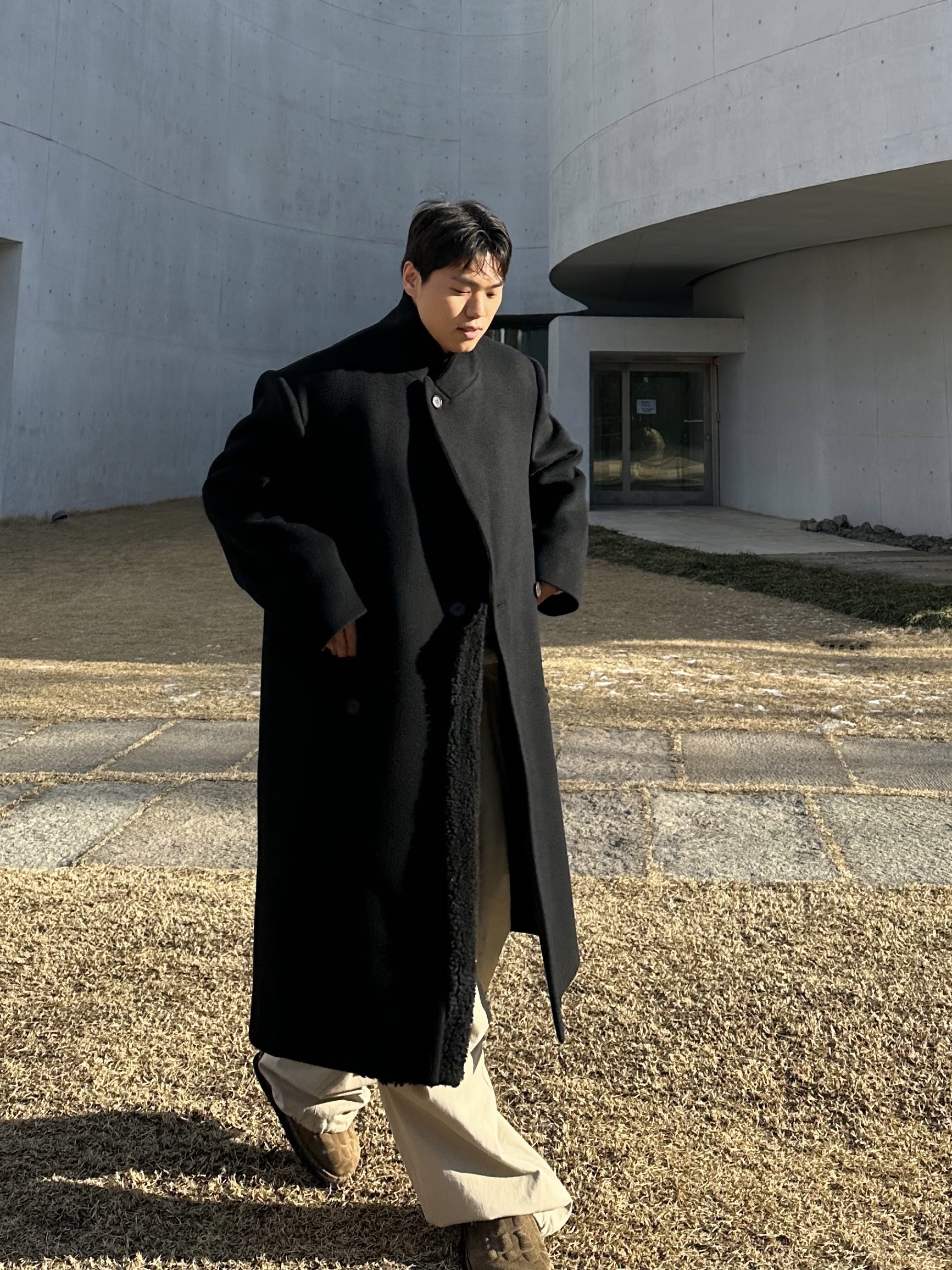 Kinchi x Yiyae Bone Mule Camel, Nonnod Side Zip Cargo Pants Beige 착용 스타일 - 1