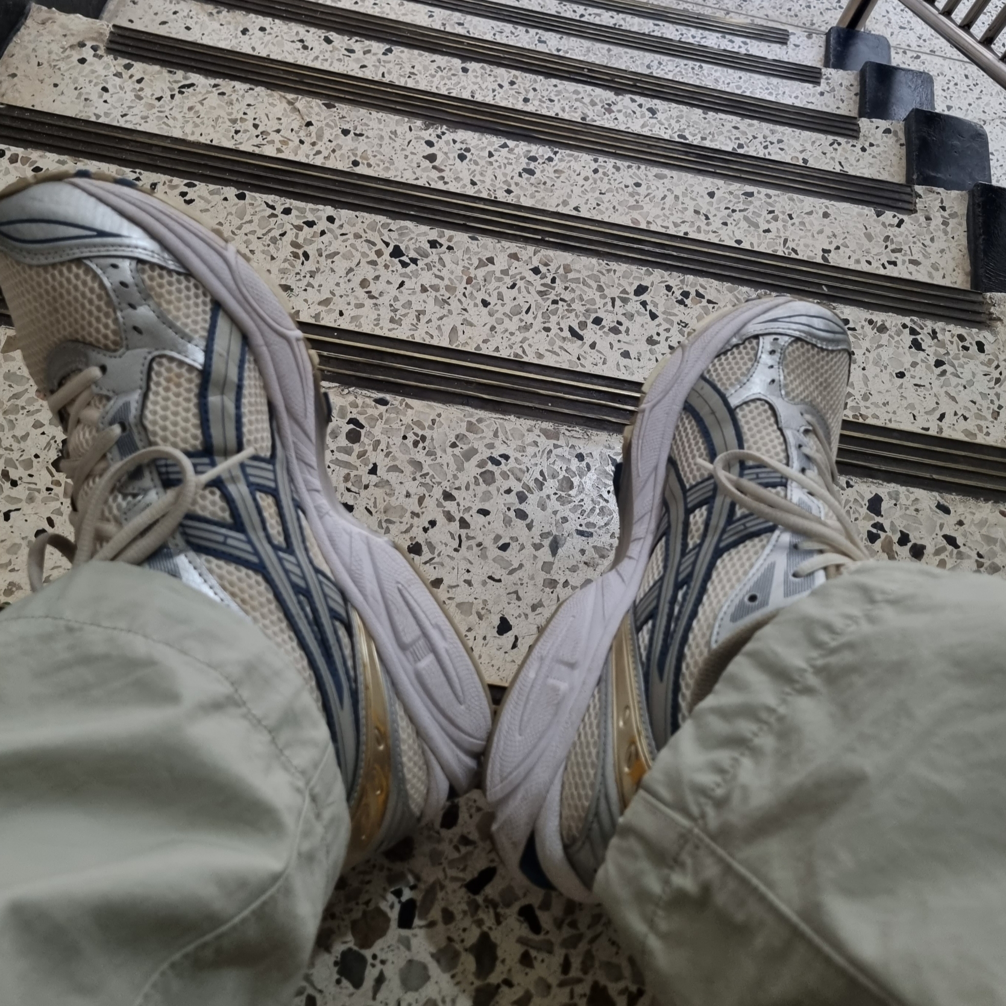 Asics Gel-Kayano 14 Cream Pure Silver 착용 스타일