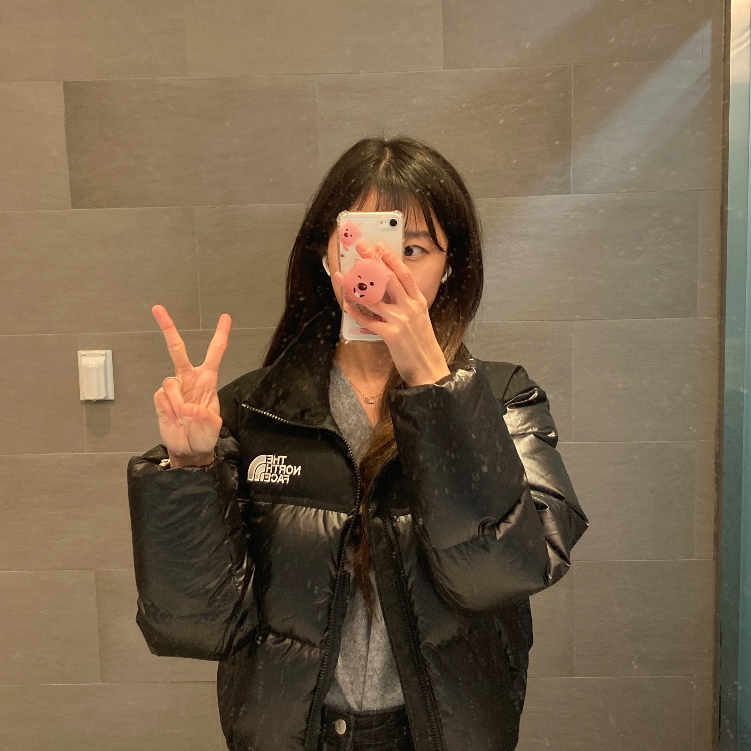 (W) The North Face White Label Novelty Nuptse Down Jacket Black 착용 스타일