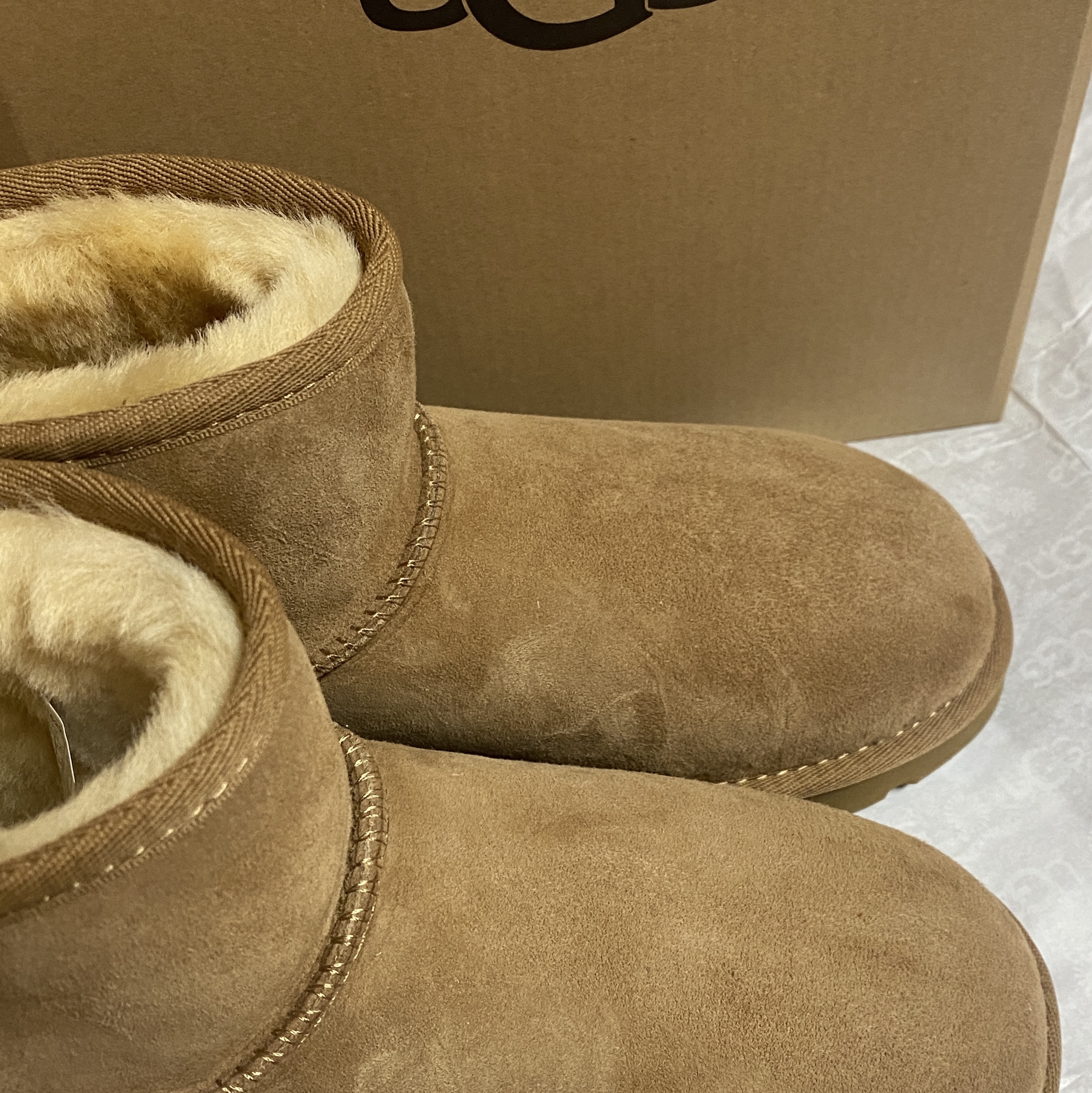 (W) UGG Classic Mini II Boots Chestnut 착용 스타일 - 1