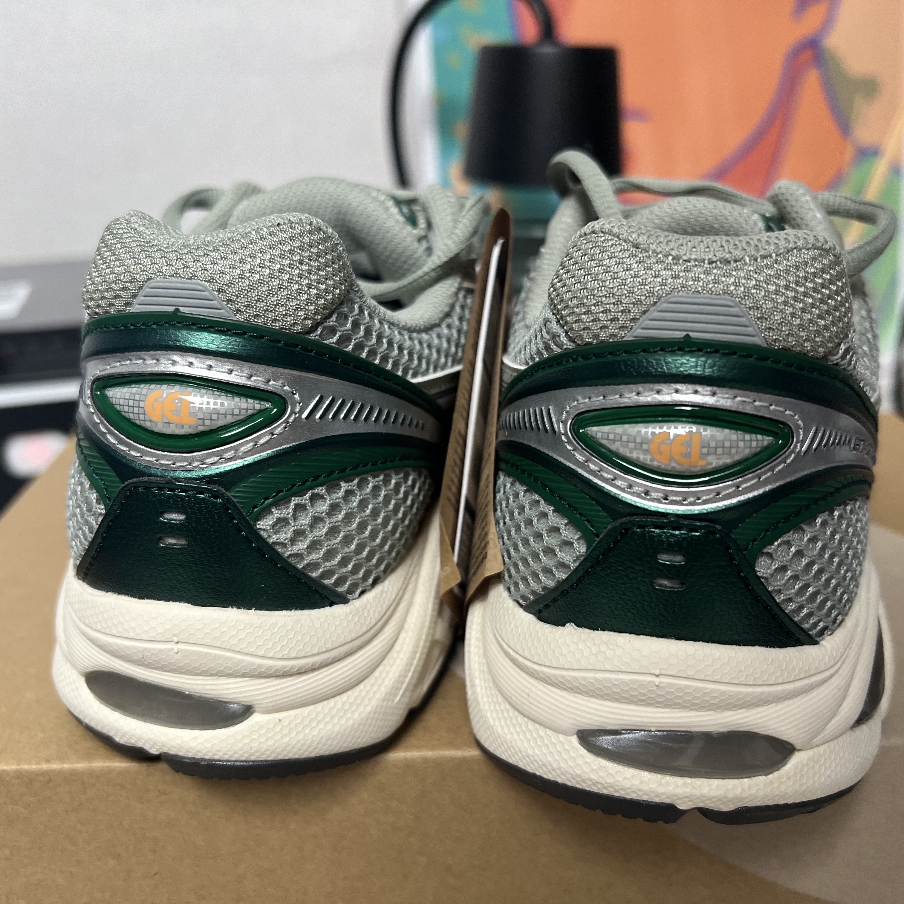 Asics GT-2160 Seal Grey Jewel Green 착용 스타일 - 3