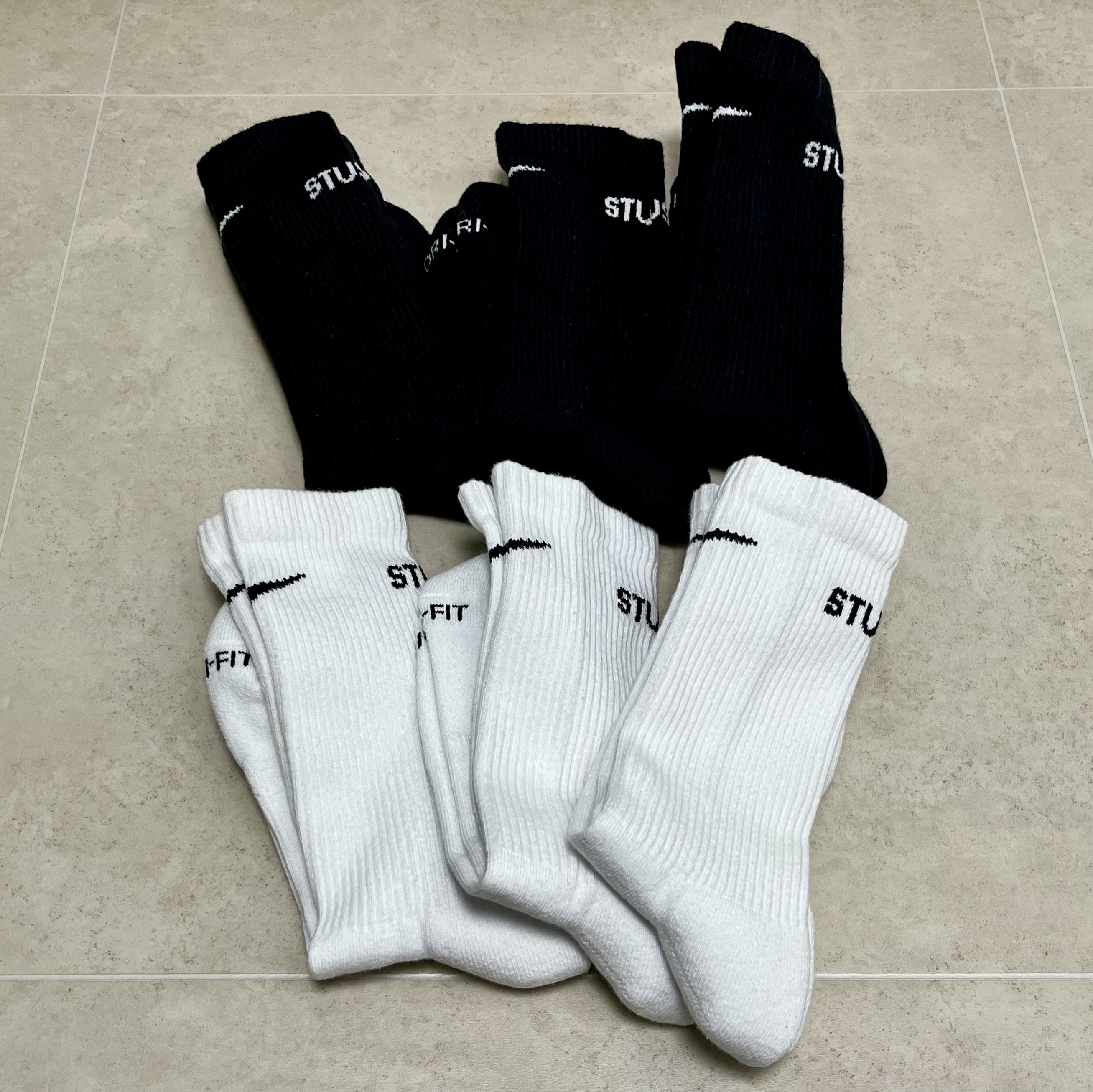 Nike x Stussy Everyday Plus Cushioned Crew Socks Black (3 Pack), Nike x Stussy Everyday Plus Cushioned Crew Socks White (3 Pack) 착용 스타일