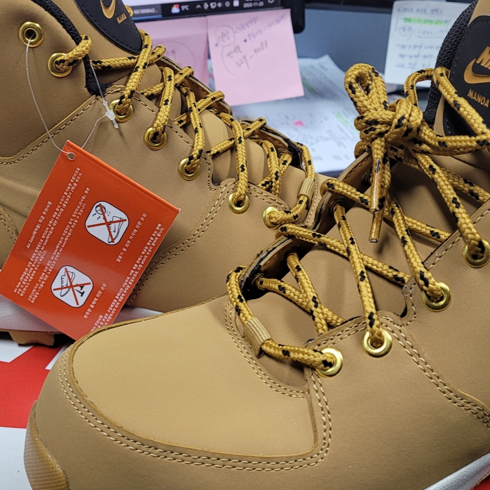 Nike Manoa Leather Haystack 착용 스타일