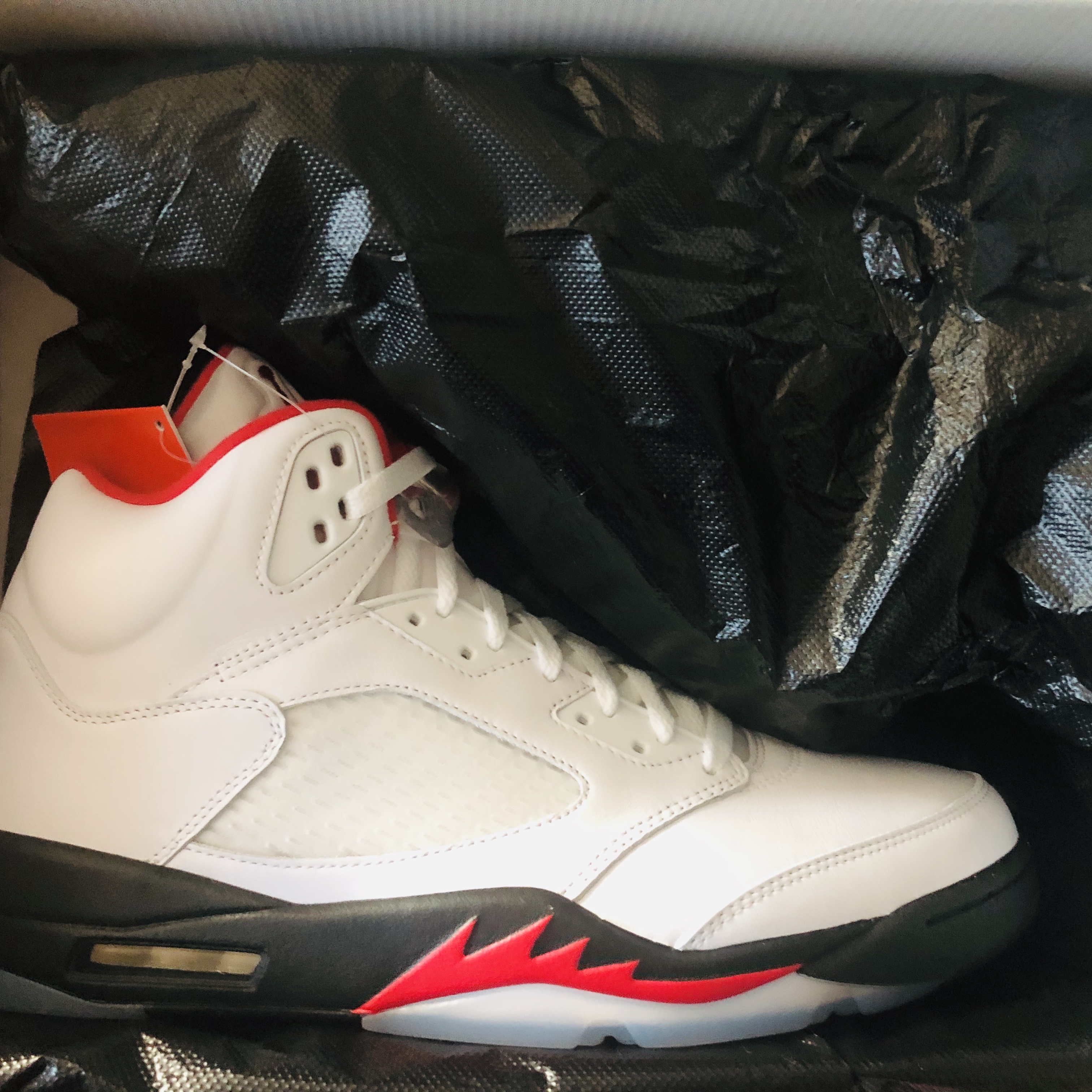 Jordan 5 Retro Fire Red Silver Tongue 2020 착용 스타일