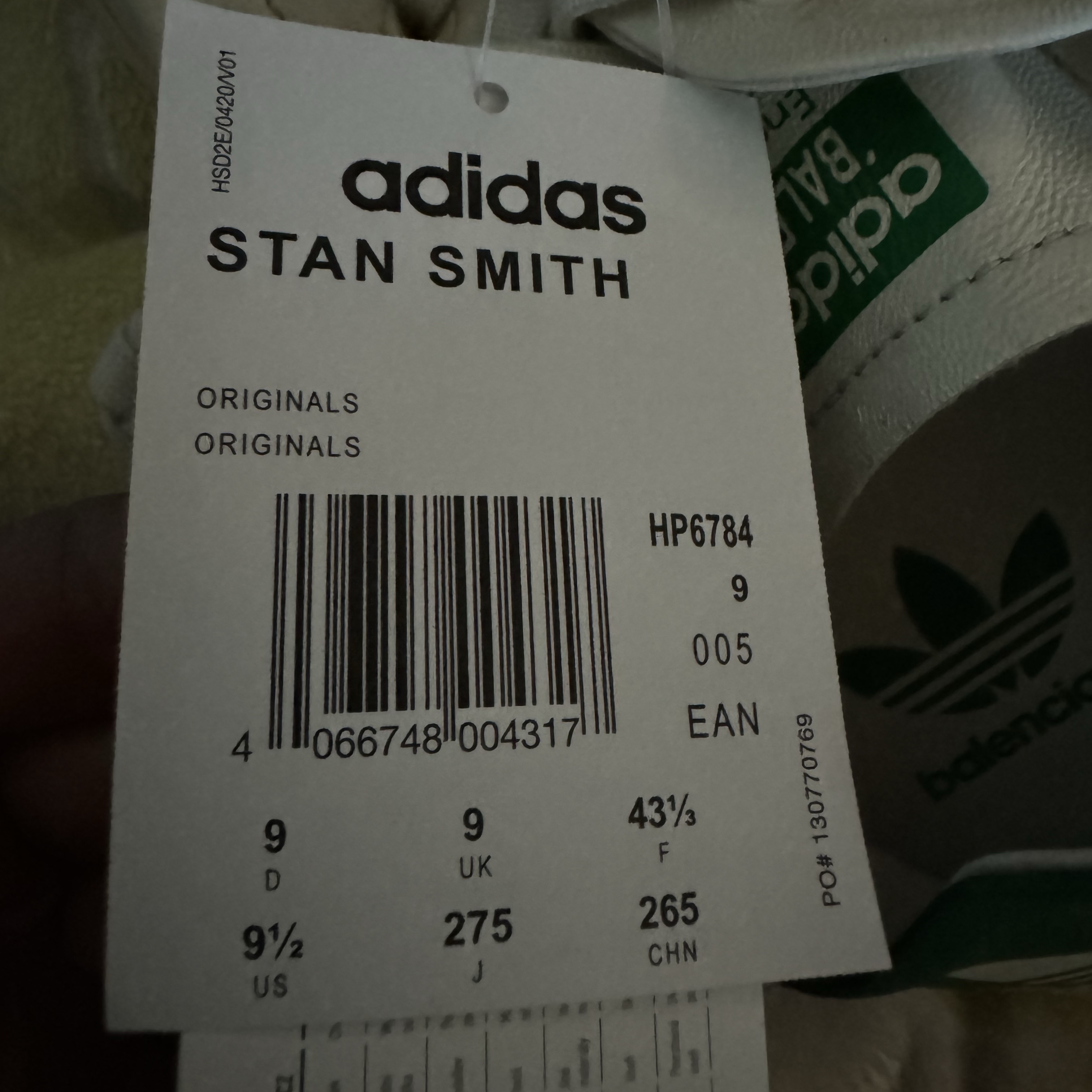 Balenciaga x Adidas Stan Smith Worn Out White Green 착용 스타일 - 3