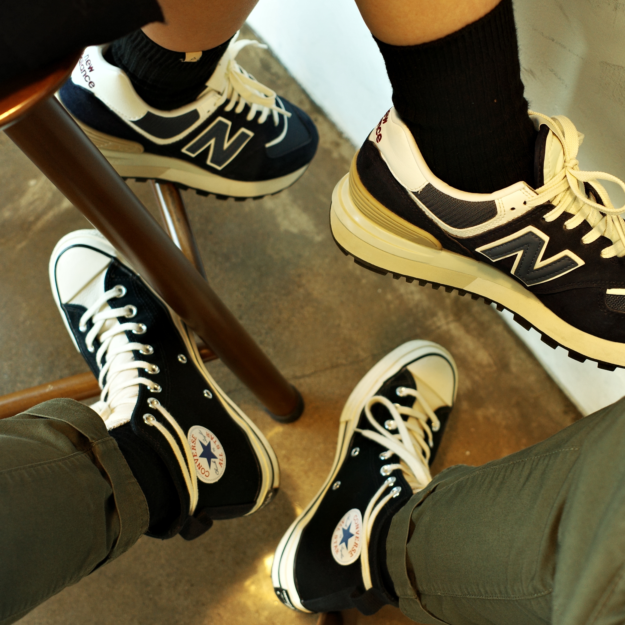 New Balance 574 Legacy Navy, Converse x Fear of God Essentials Chuck 70 Hi Black 2020 착용 스타일