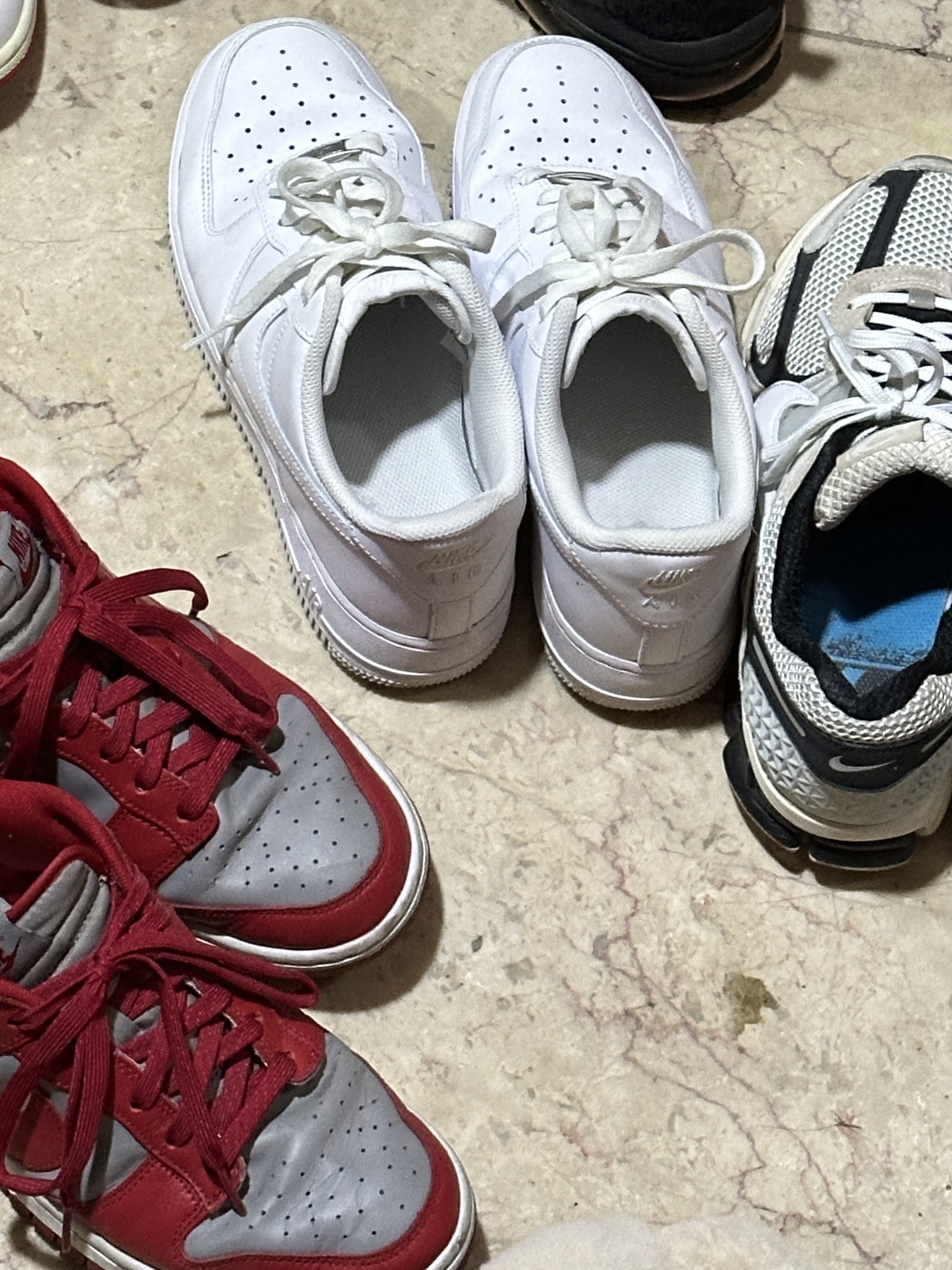 Nike Air Force 1 '07 Low White, Nike Dunk Low Retro Medium Grey 착용 스타일