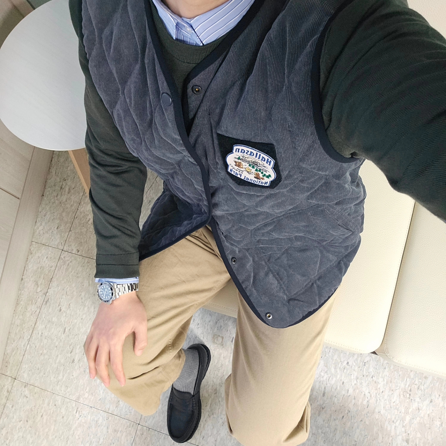 Burberry Technical Wool Duffle Coat Navy, Rolex Submariner 41mm 124060 Black Oyster 착용 스타일 - 4