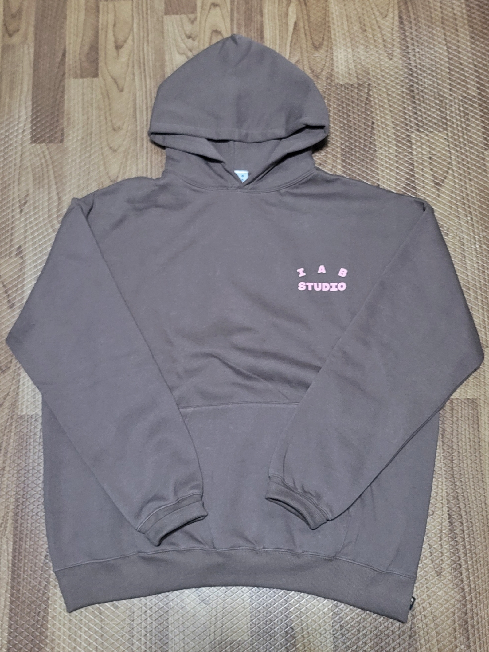 IAB Studio Hoodie Choco - Harajuku Exclusive 착용 스타일 - 1