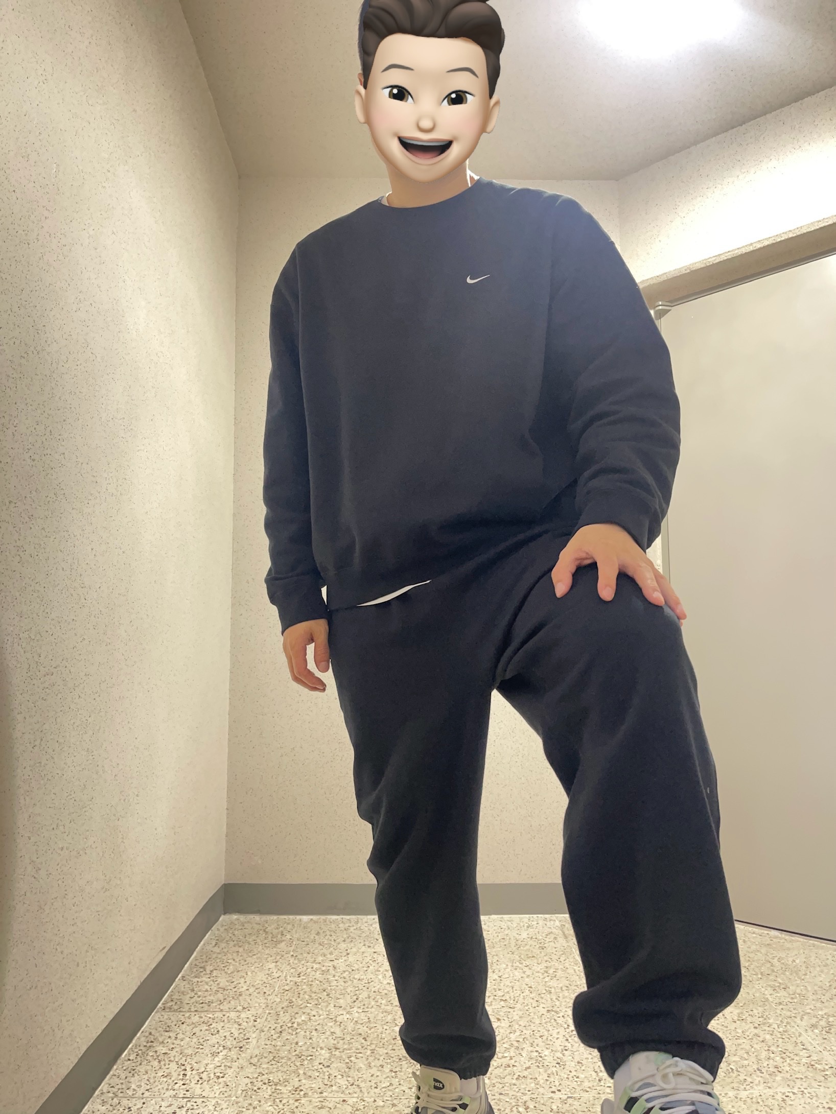 Nike NRG Solo Swoosh Fleece Pants Black - US/EU, Nike NRG Solo Swoosh Crew Fleece Black White - US/EU 착용 스타일 - 1