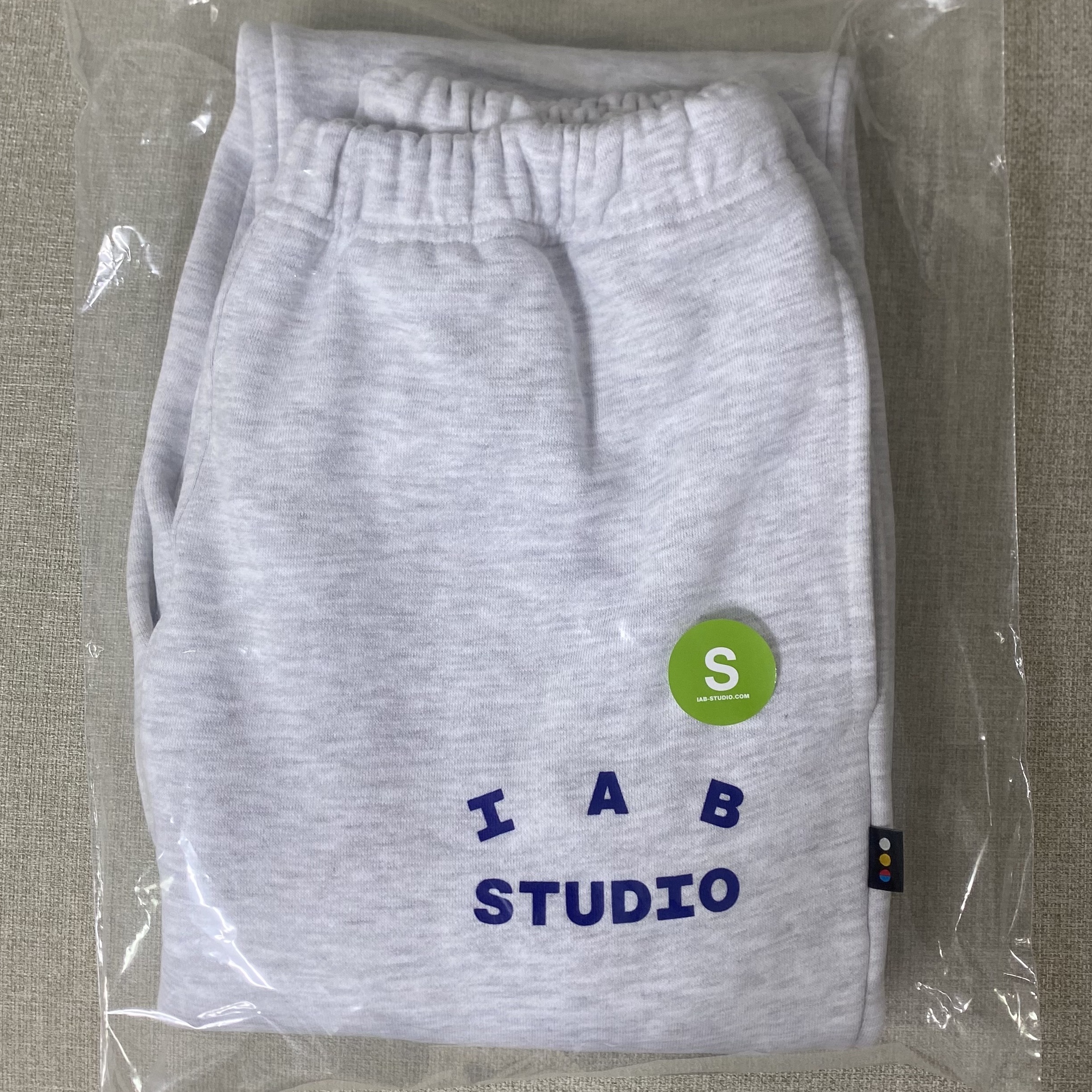 IAB Studio Sweatpants Light Gray 착용 스타일