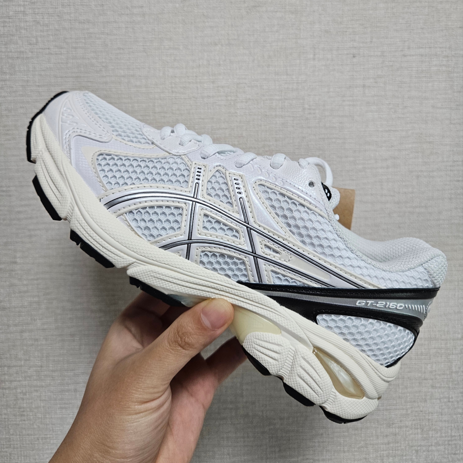 Asics GT-2160 White Black 착용 스타일