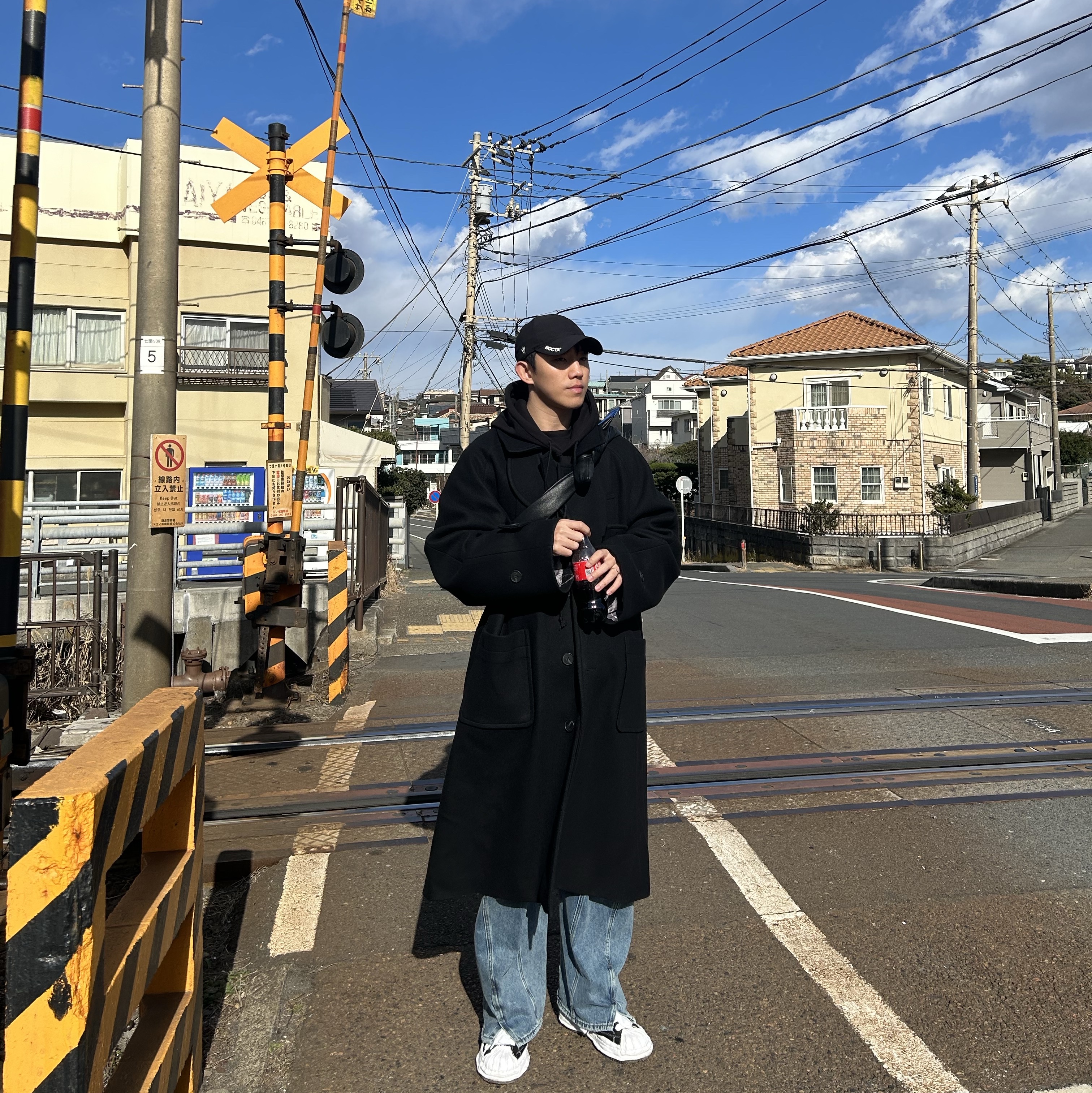 Undermycar Legion.02 Balmacaan Oversized Wool Coat Black, Undermycar Mu.09 Anti Fxxking Logo Play Oversized Hoodie Black 착용 스타일 - 2