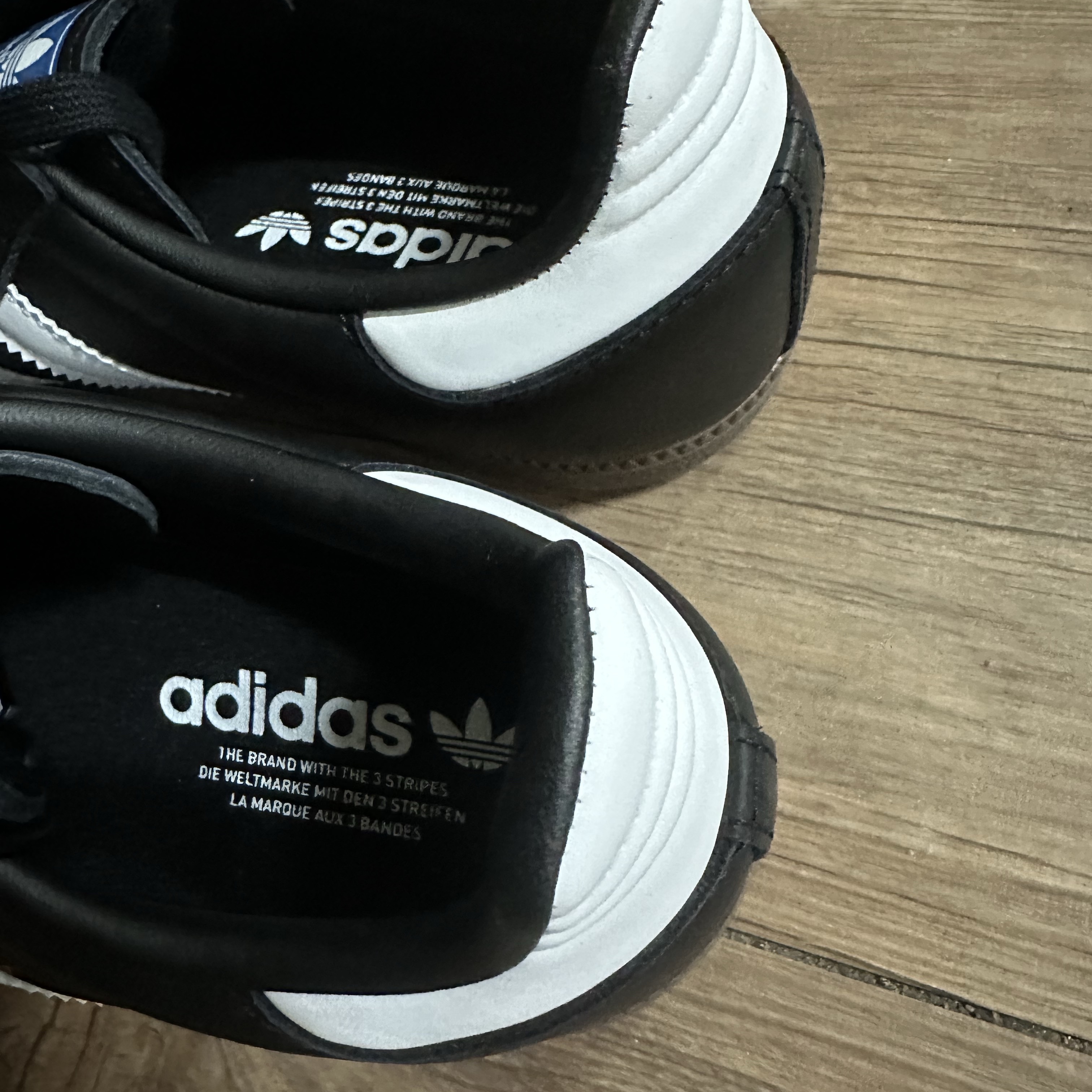 Adidas Samba OG Black White Gum 착용 스타일 - 3