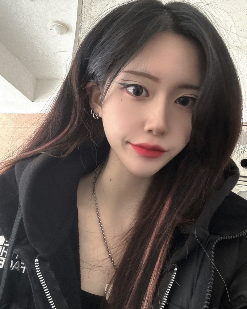 young-badroserosie-kream