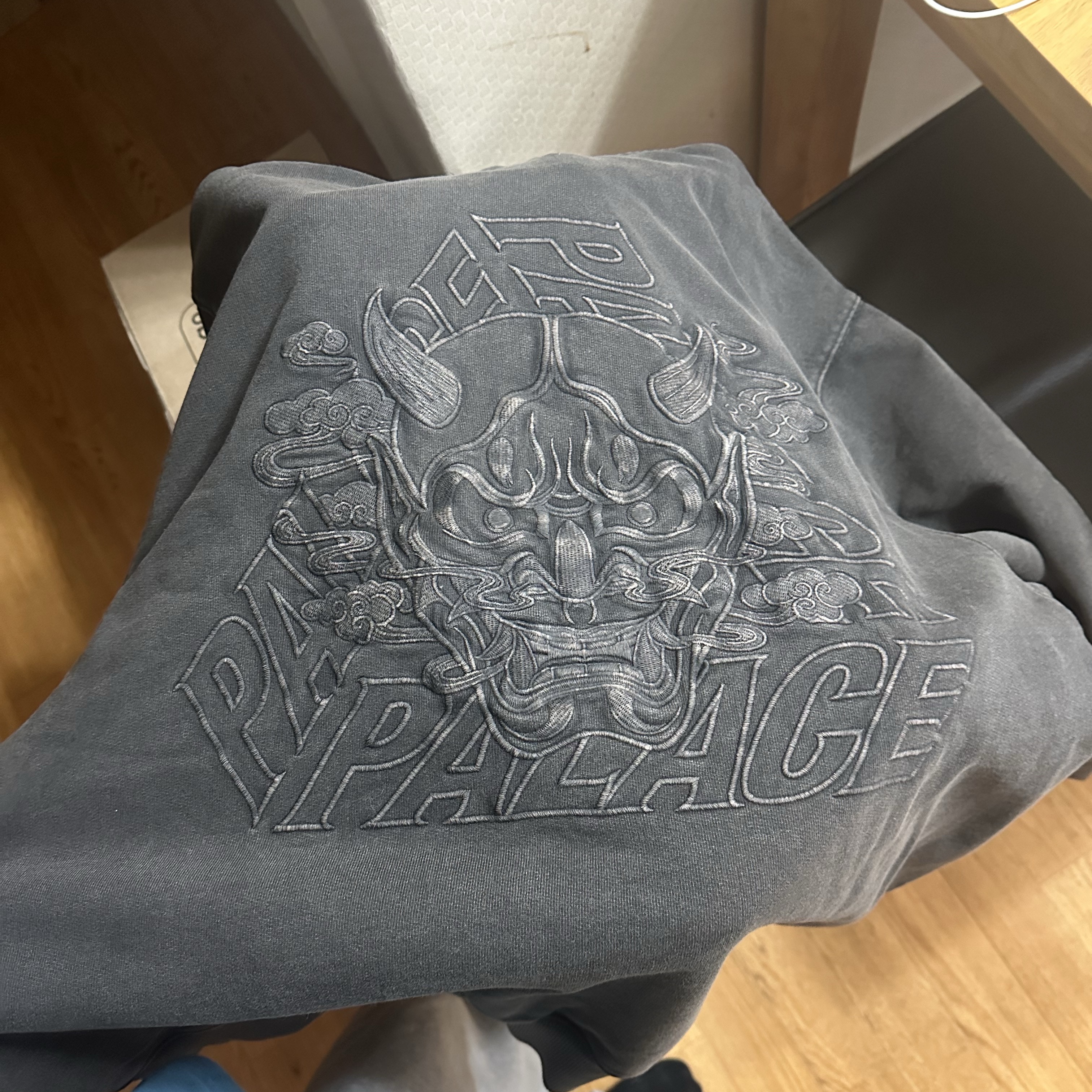 Palace Demon Hood Black - 23FW 착용 스타일