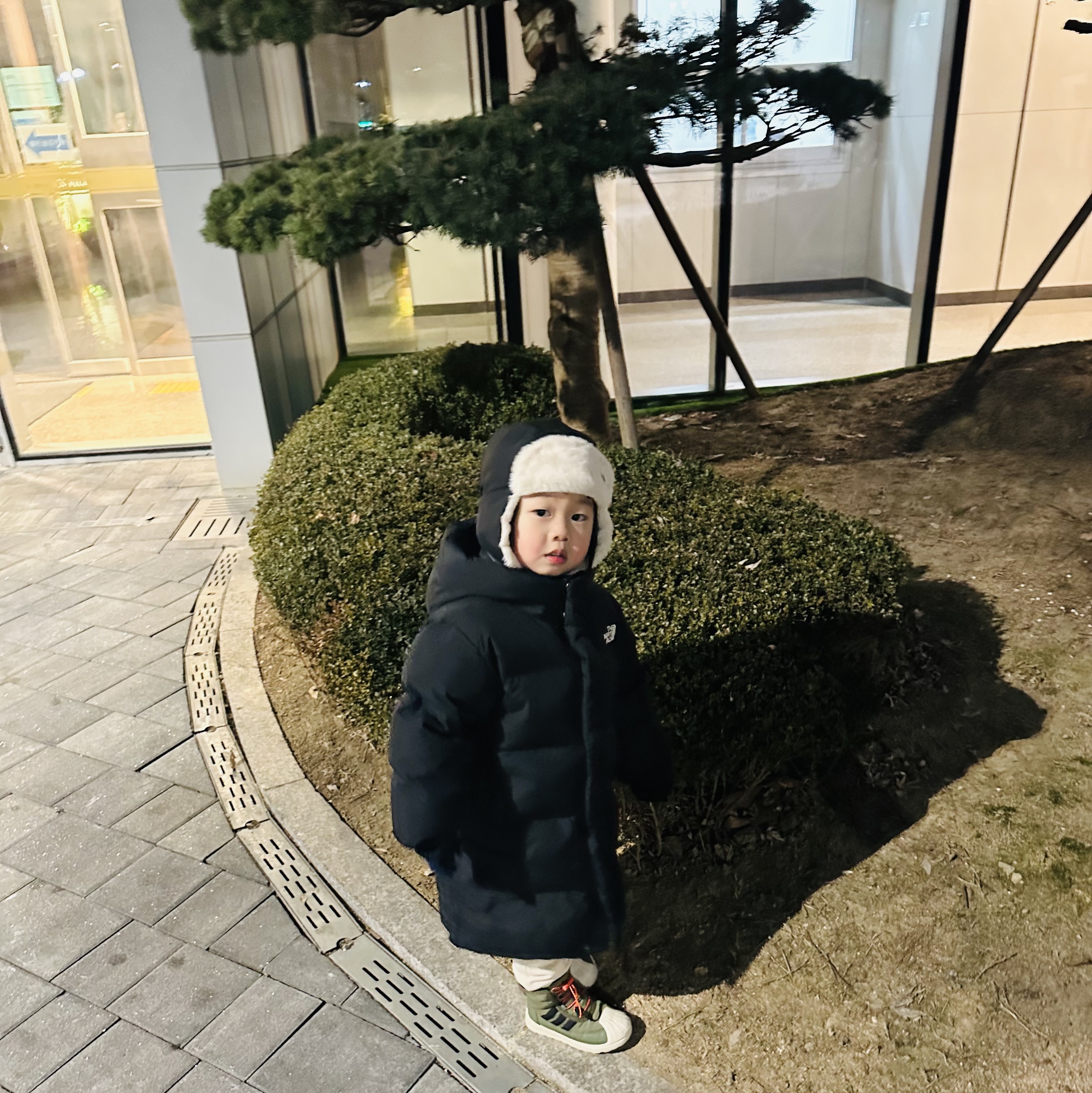The North Face Expedition Earmuff Cap Navy 착용 스타일 - 1
