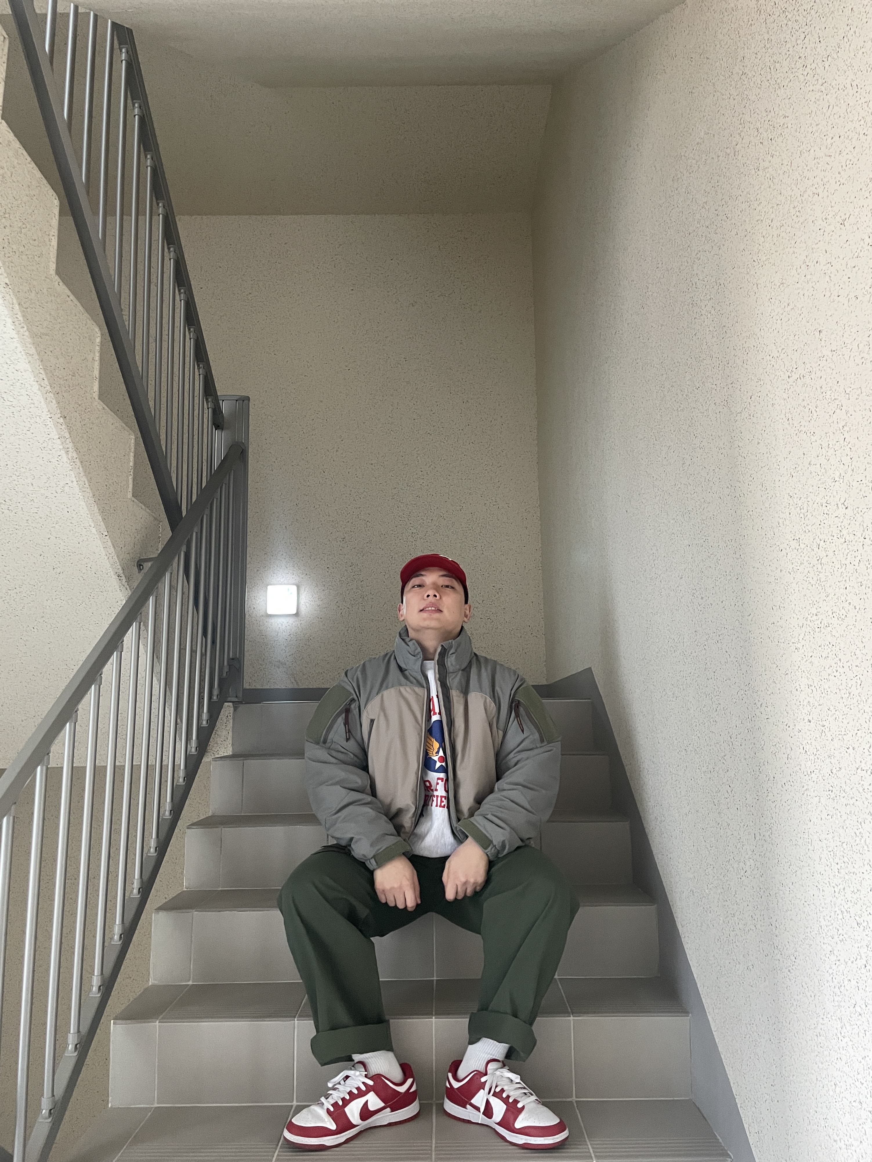 The Real McCoy's Logo Baseball Cap Red, Nike Dunk Low Retro Gym Red 착용 스타일 - 2