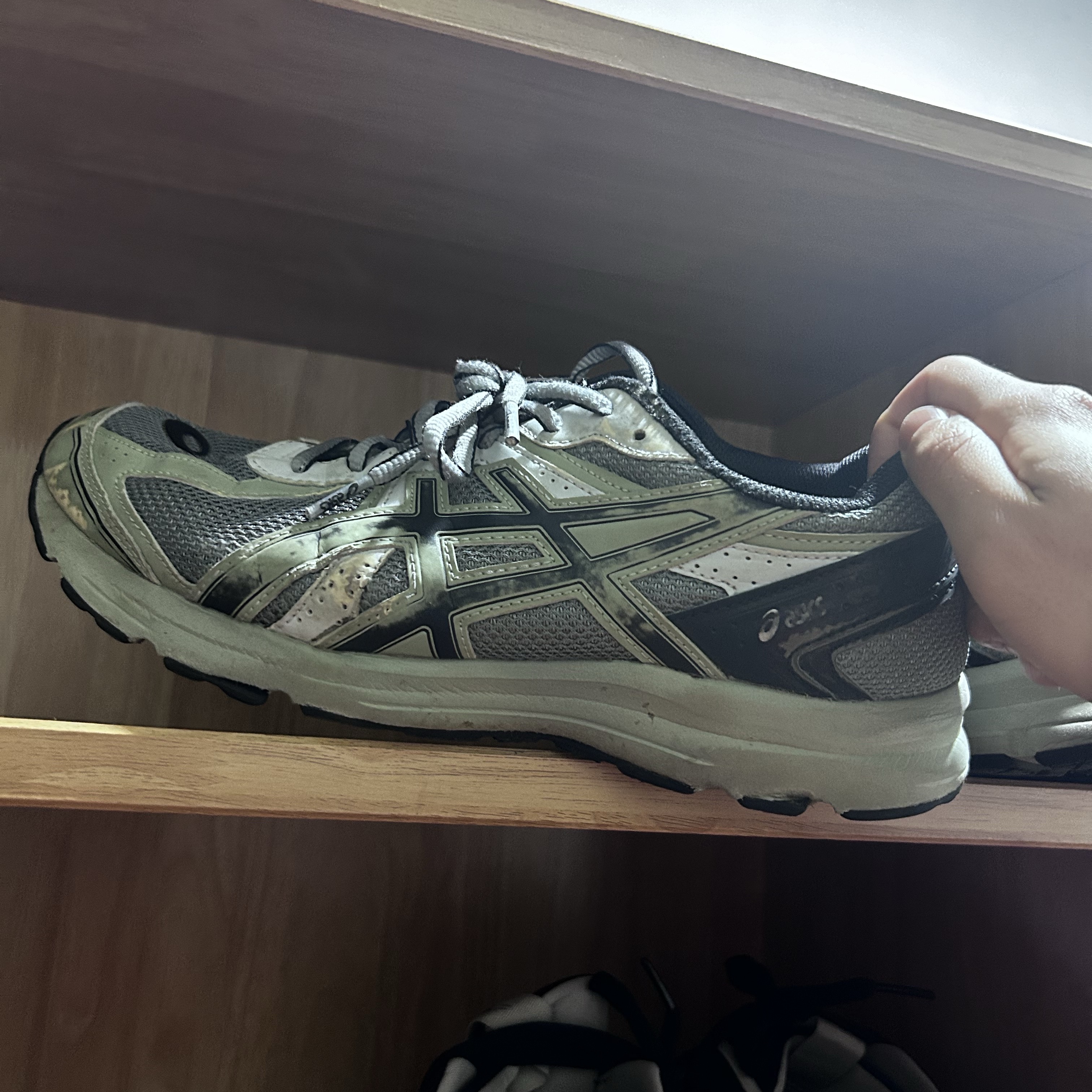 Asics Jog 100 S Sheet Rock - 2E Wide 착용 스타일