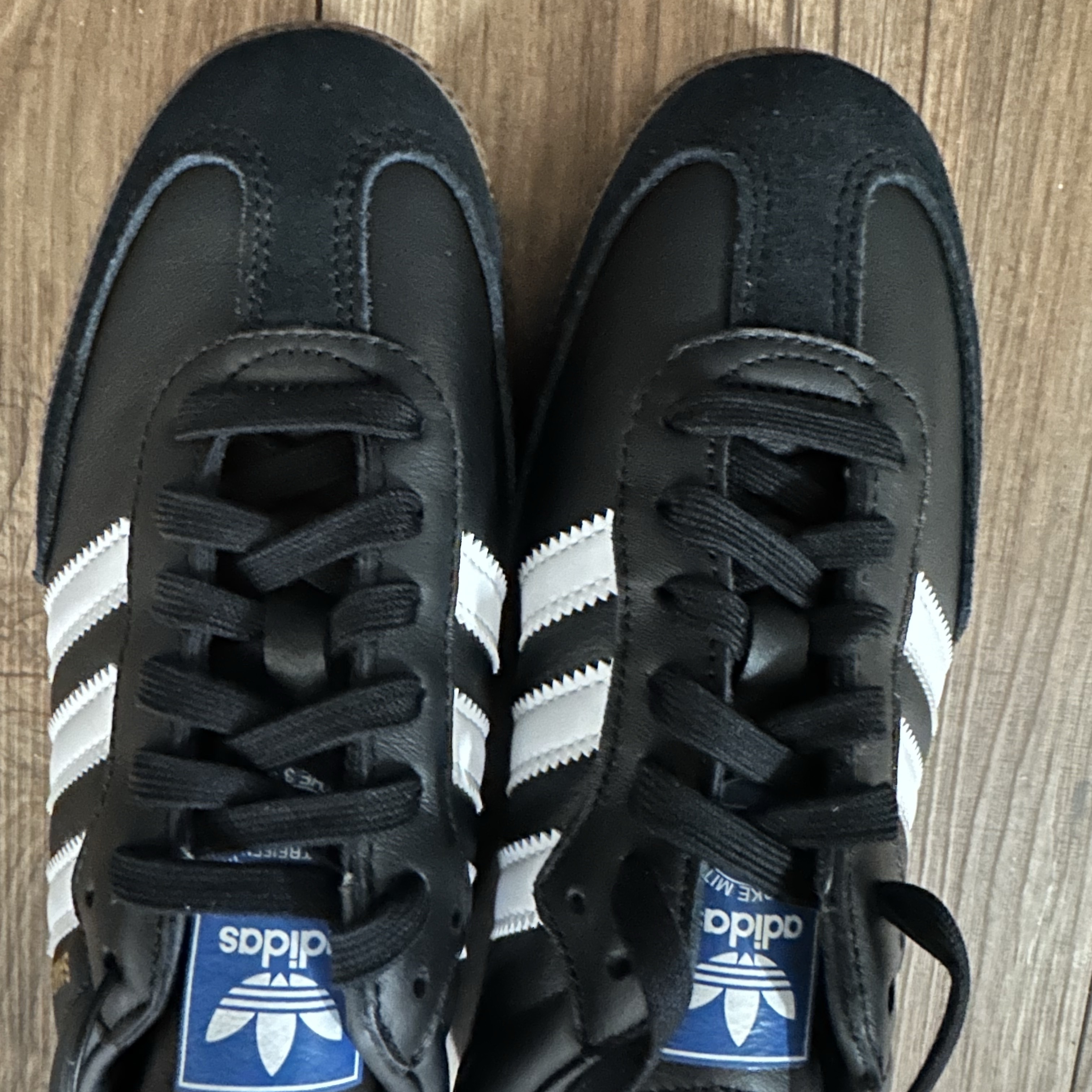 Adidas Samba OG Black White Gum 착용 스타일 - 2