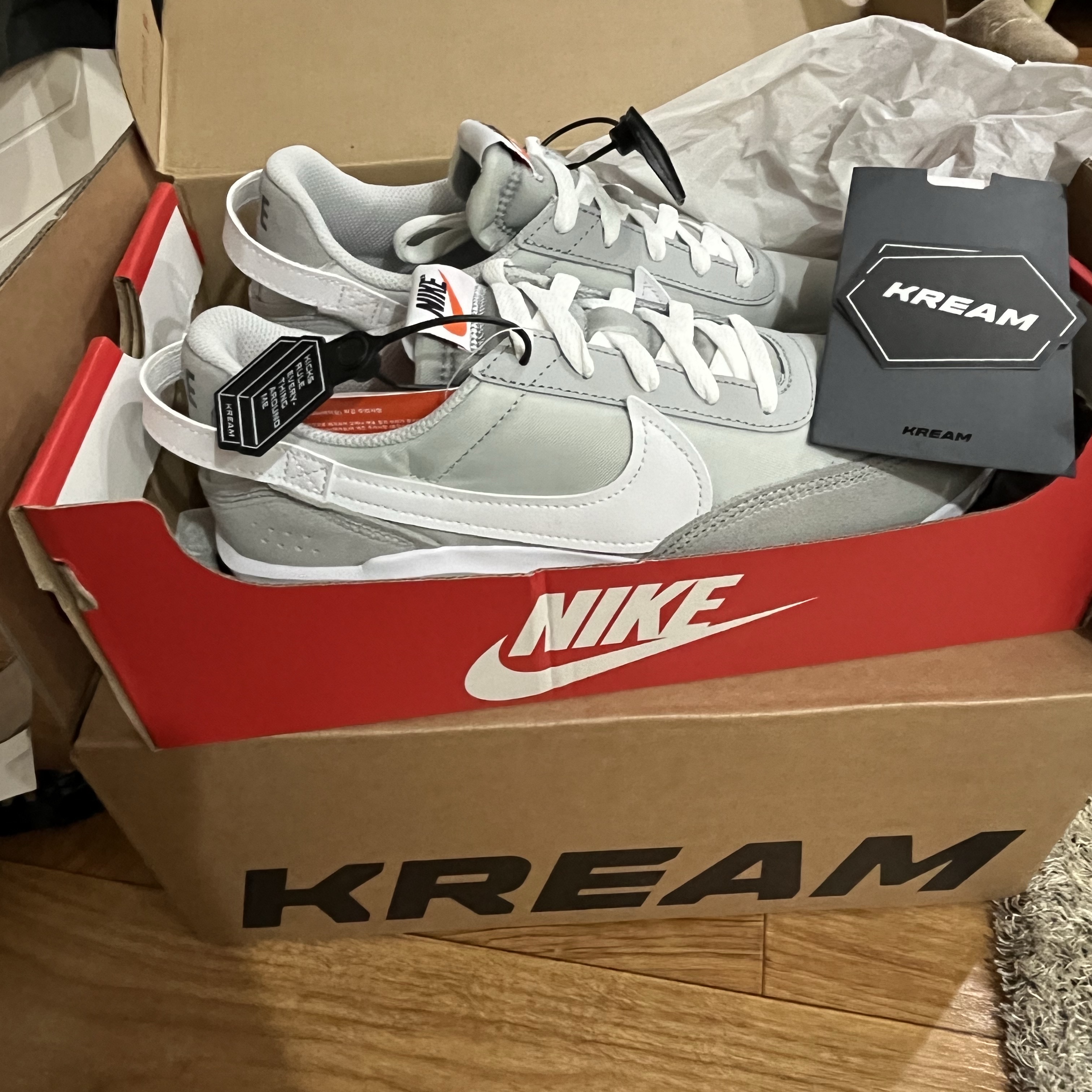 Nike Waffle Debut Grey Fog White 착용 스타일 - 2