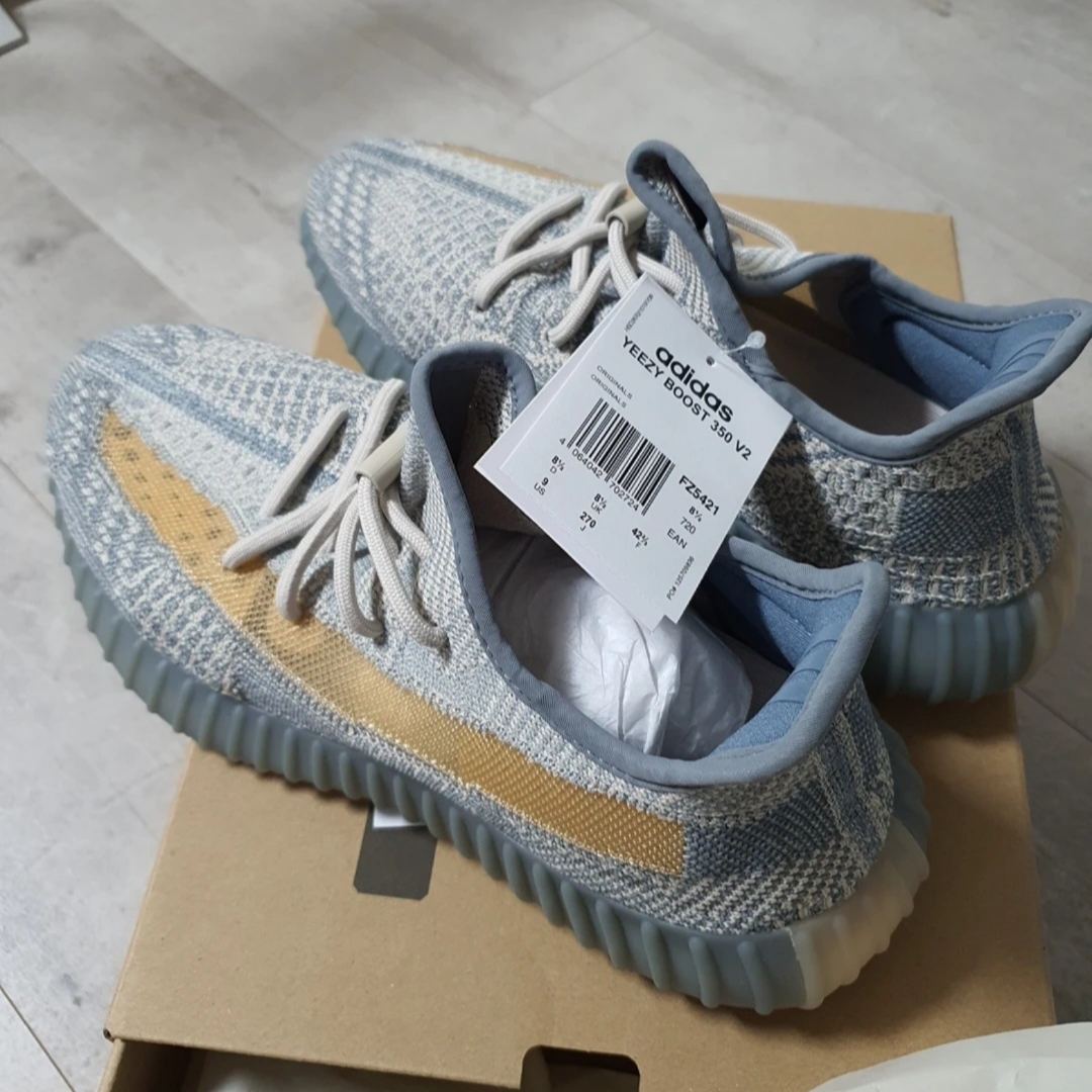 Adidas Yeezy Boost 350 V2 Ash Blue 착용 스타일