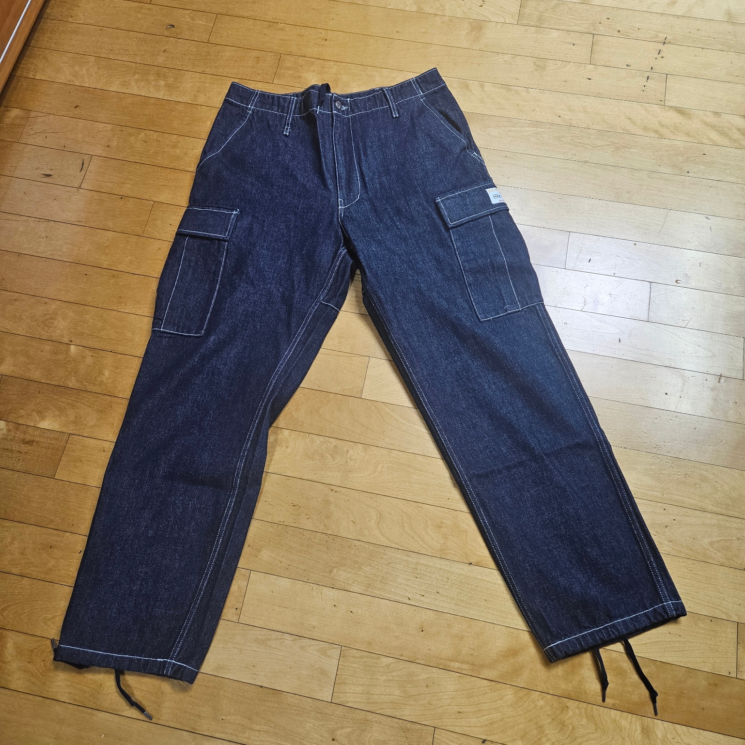 Human Made Denim Cargo Pants Indigo 착용 스타일