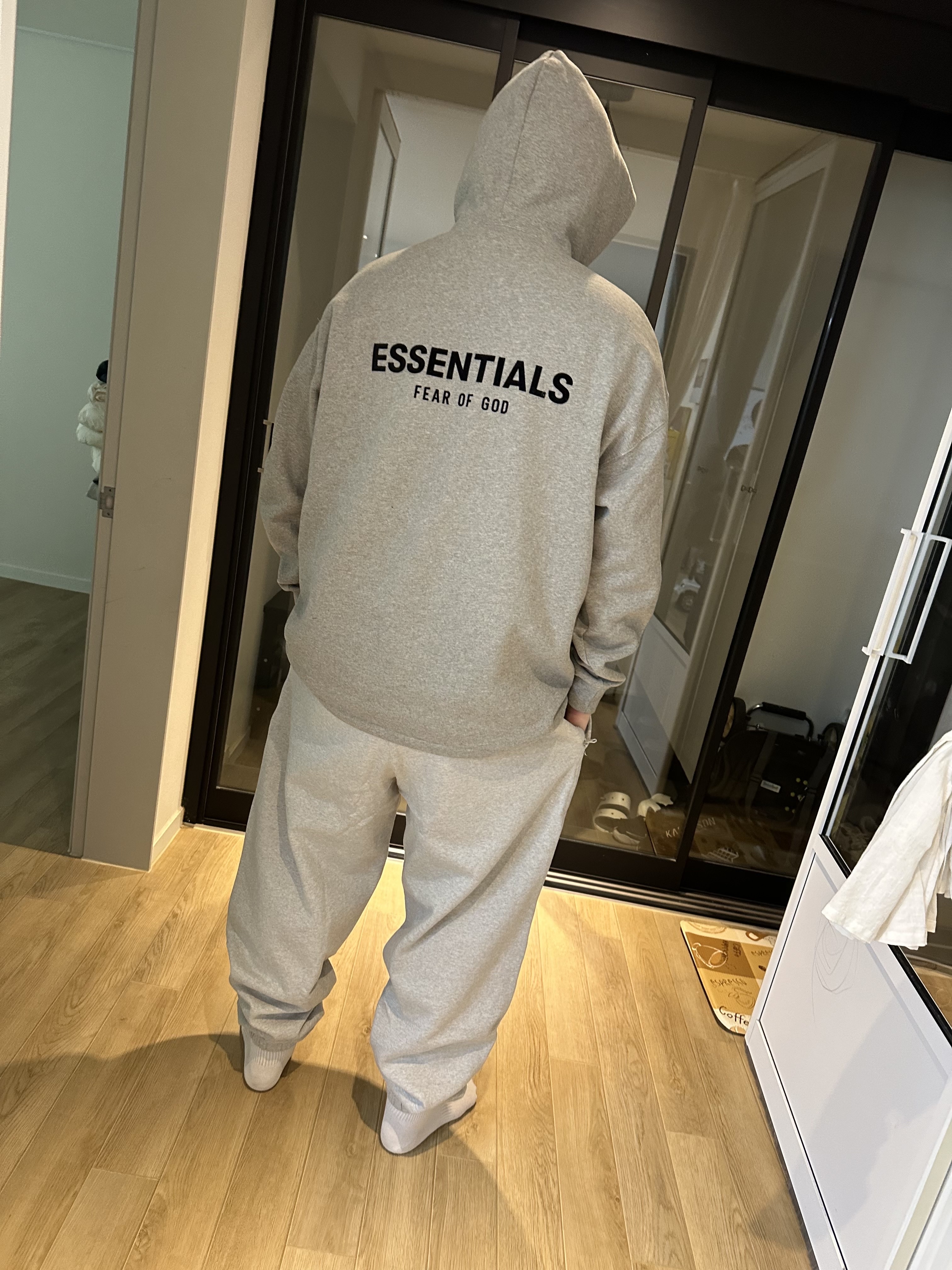 Essentials The Core Collection Relaxed Hoodie Dark Oatmeal, Nike x Stussy Fleece Pants Grey Heather (FN5231-050) 착용 스타일 - 1