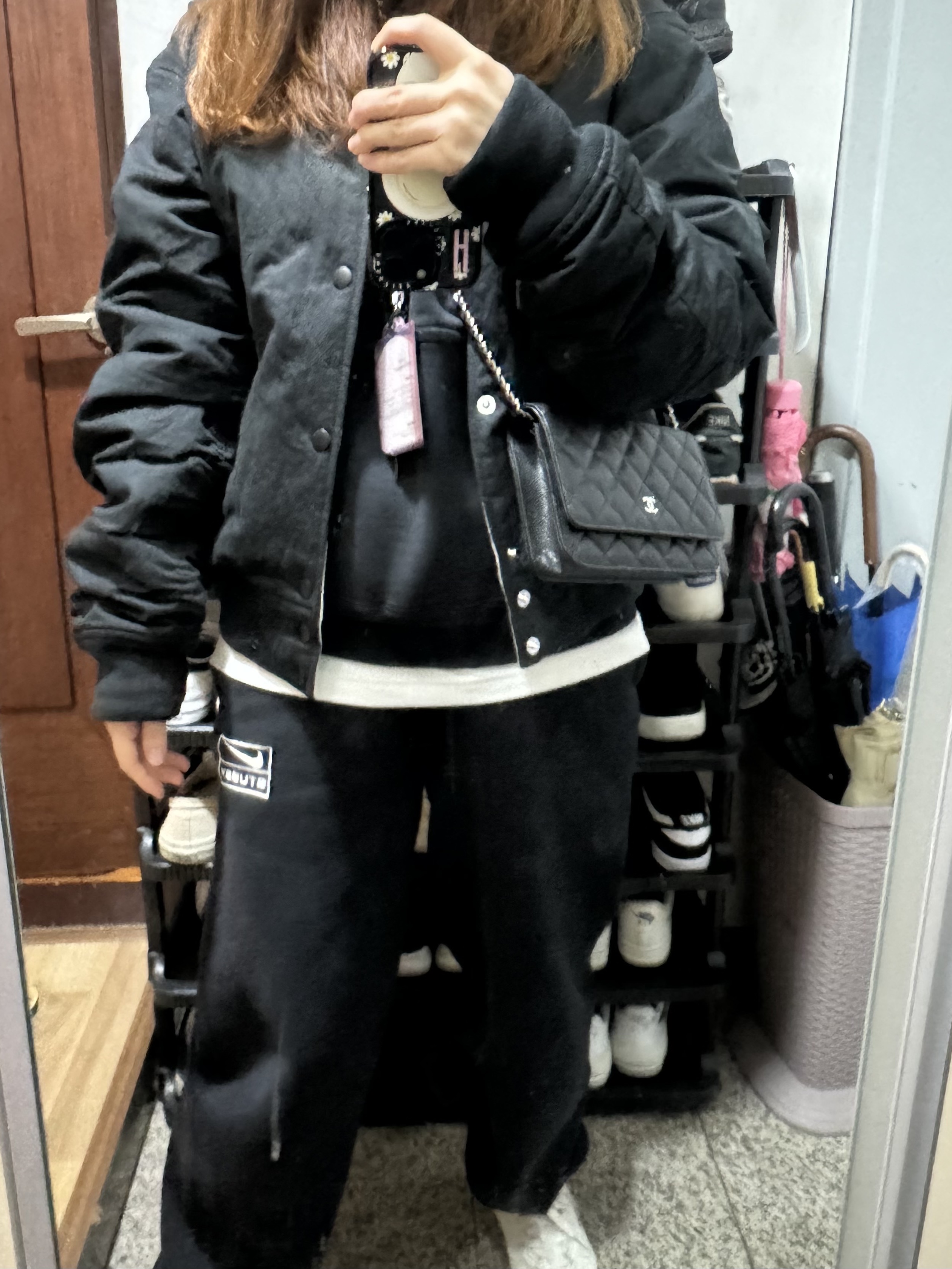 Nike x Stussy NRG Crew Socks White Black, Nike x Stussy Reversible Jacket Black (FJ9153-010) 착용 스타일