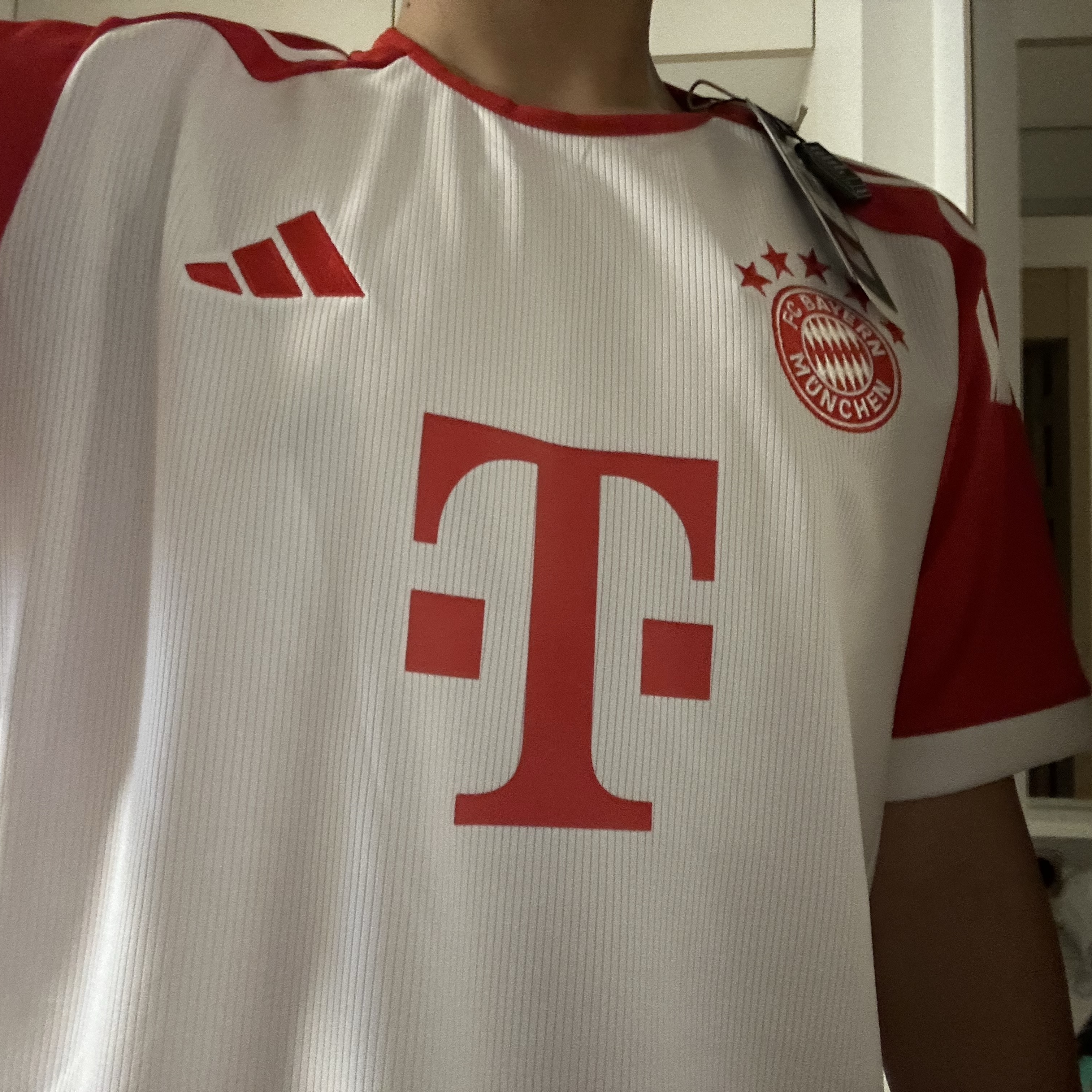 Adidas Bayern Munchen 2023/24 Home Jersey White Red - KR Sizing (Non Marking Ver.) 착용 스타일