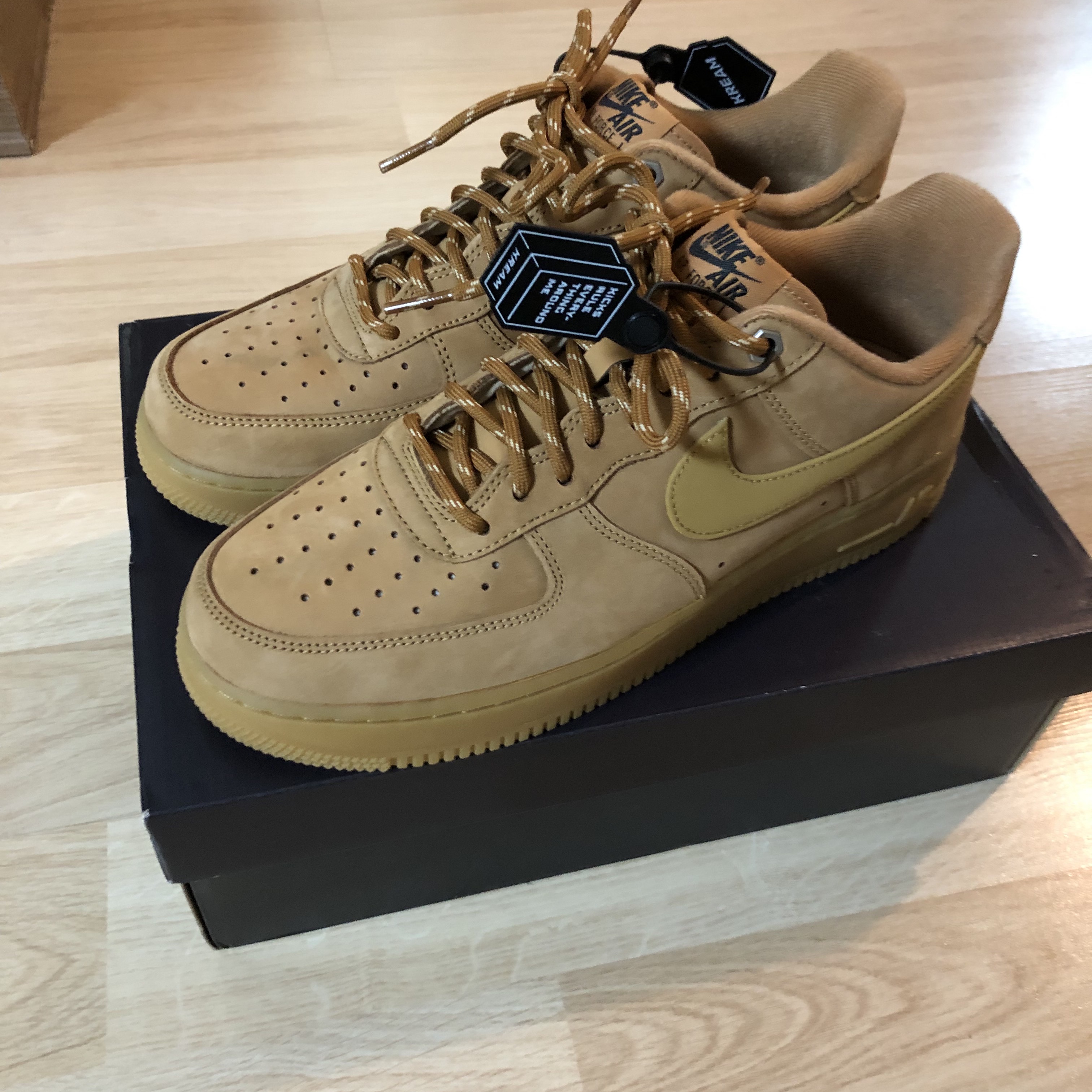 Nike Air Force 1 '07 WB Flax 착용 스타일