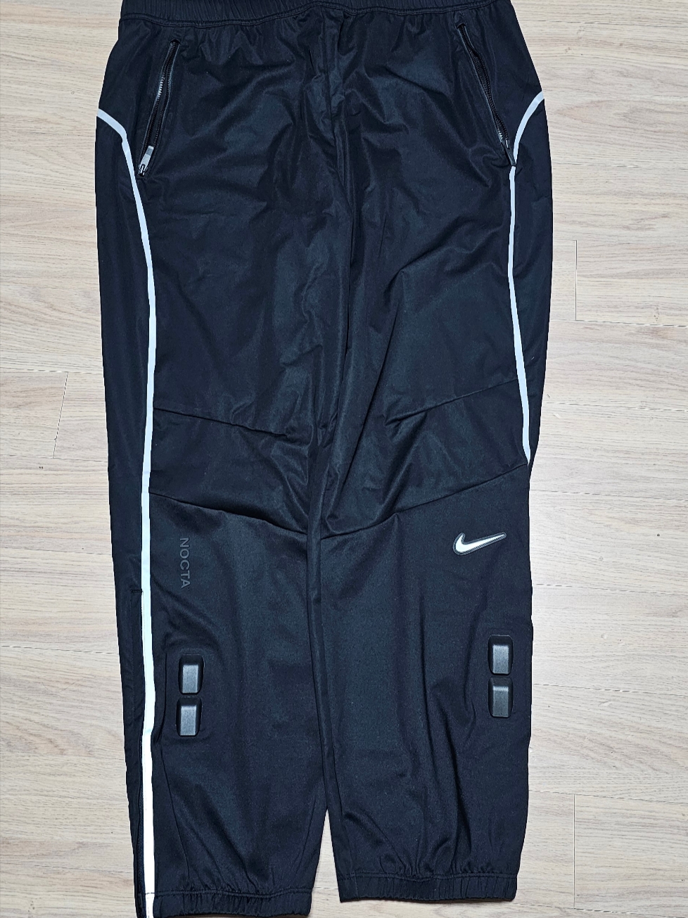 Nike x Drake Nocta Basketball Warmup Pants Black (DV3732-010) 착용 스타일 - 1