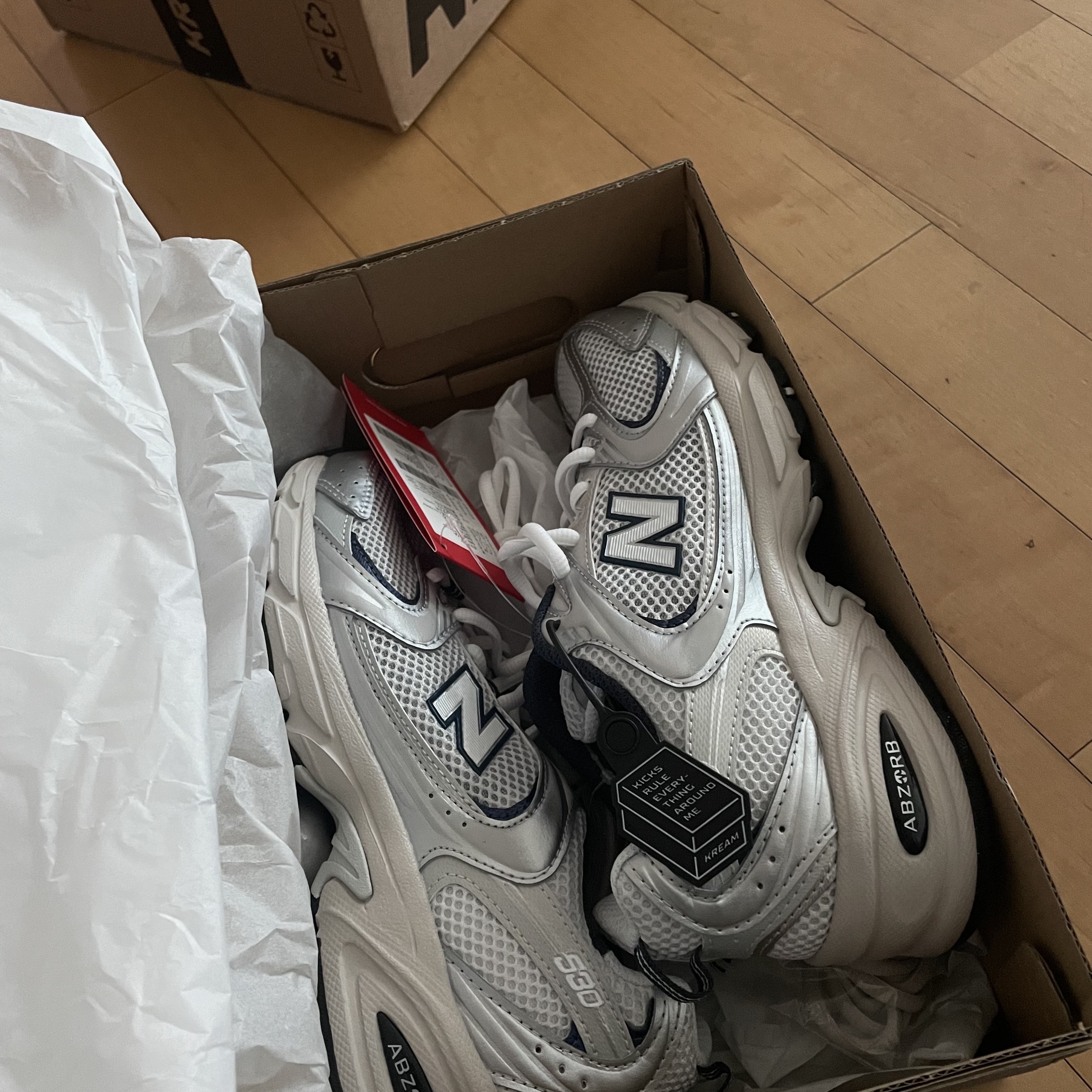 New Balance 530 Steel Grey 착용 스타일