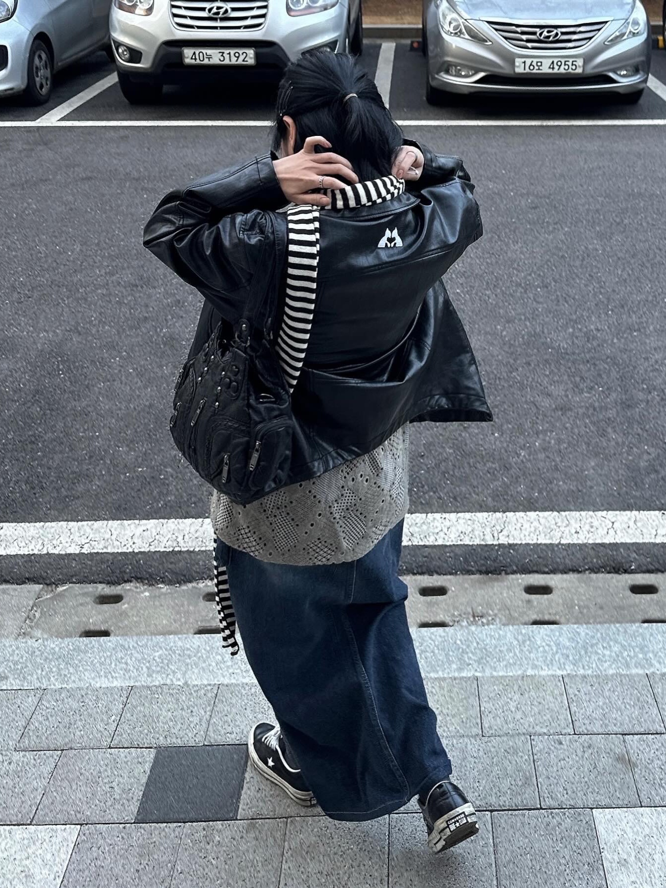 Converse One Star Ox HanByeol Black 착용 스타일 - 4