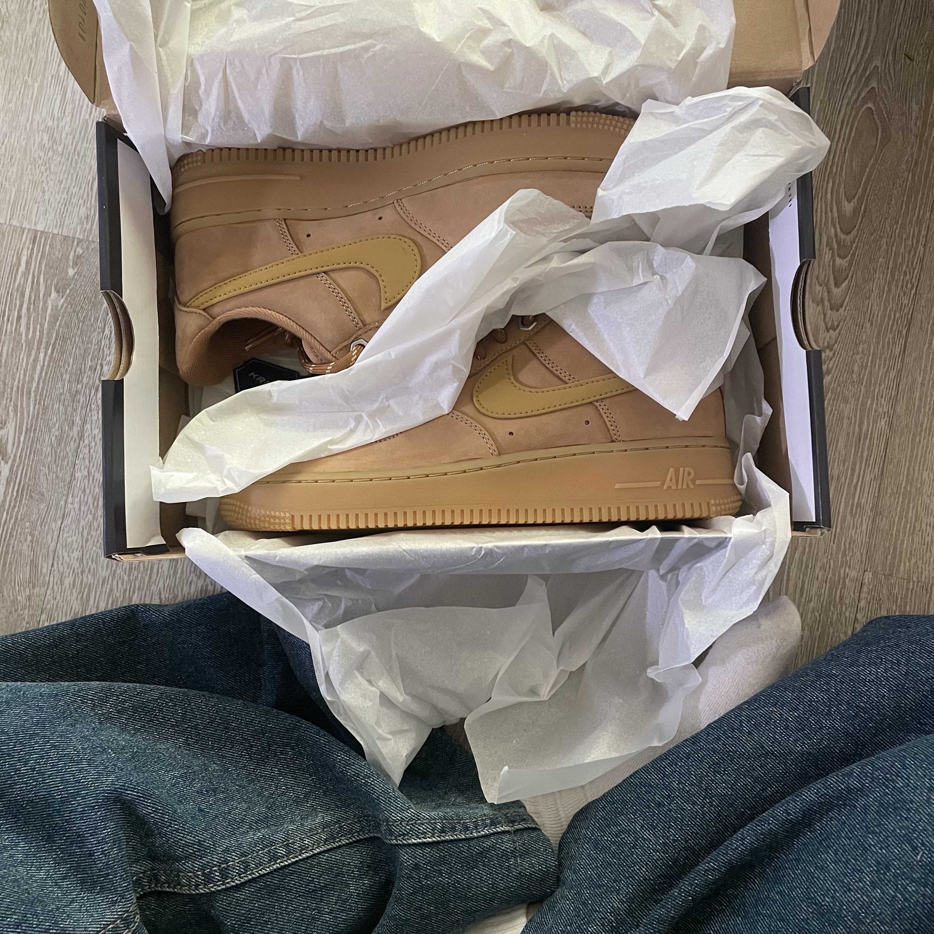 Nike Air Force 1 '07 WB Flax 착용 스타일