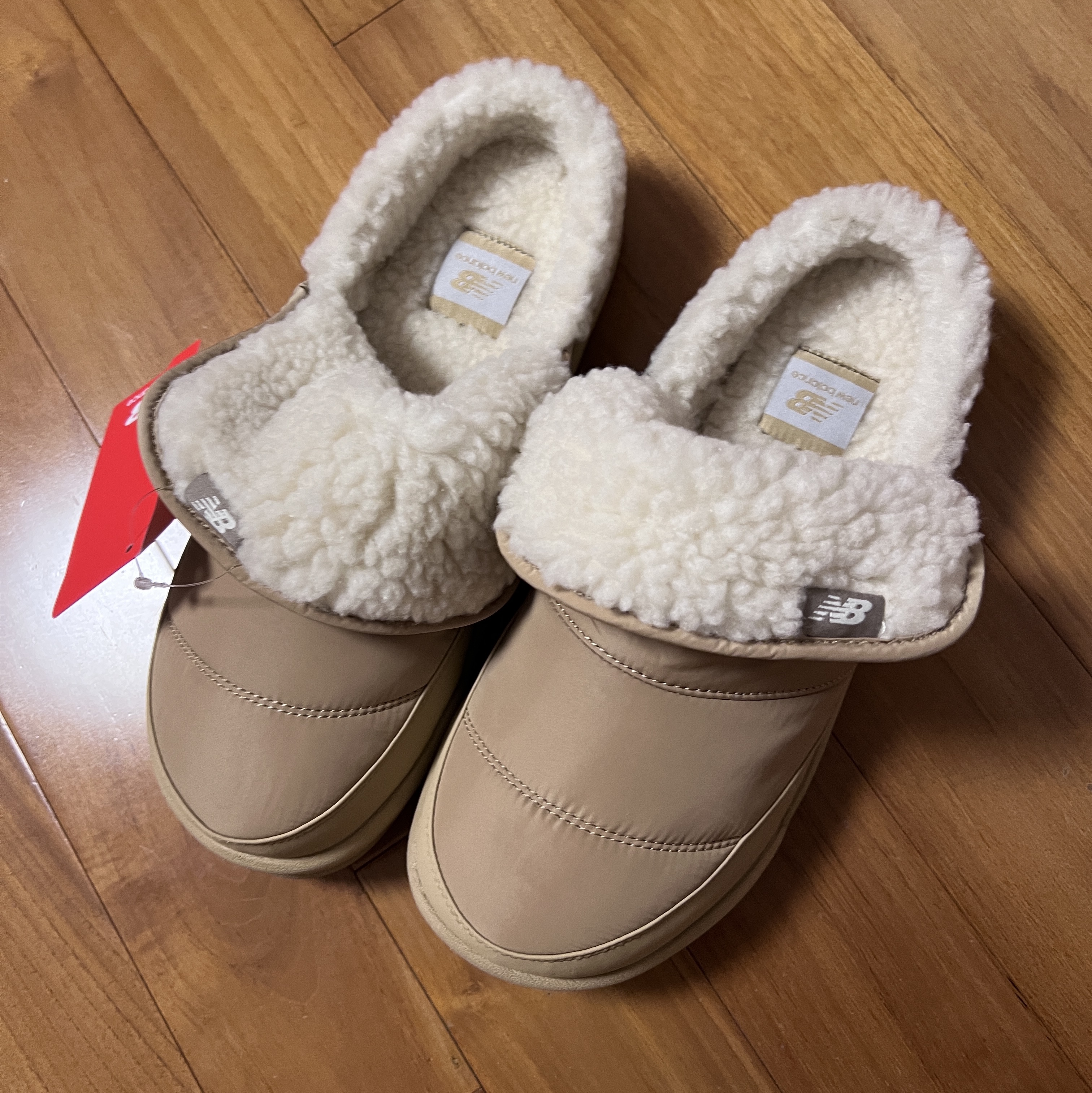 New Balance Puflee v2 Beige 착용 스타일